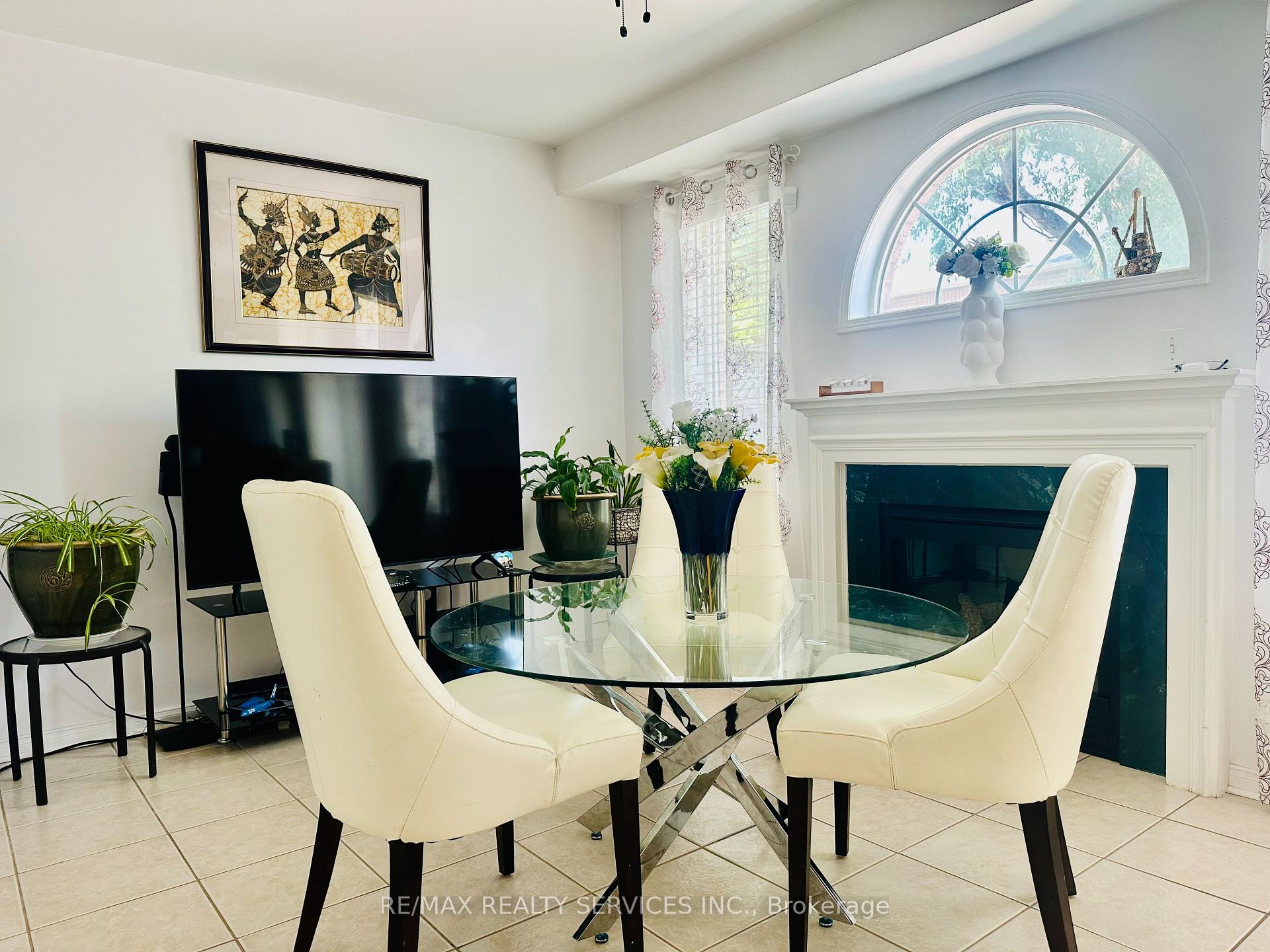 Photo 10 of 66 Viceroy Crescent, Brampton, Northwest Sandalwood Parkway — HOMEH