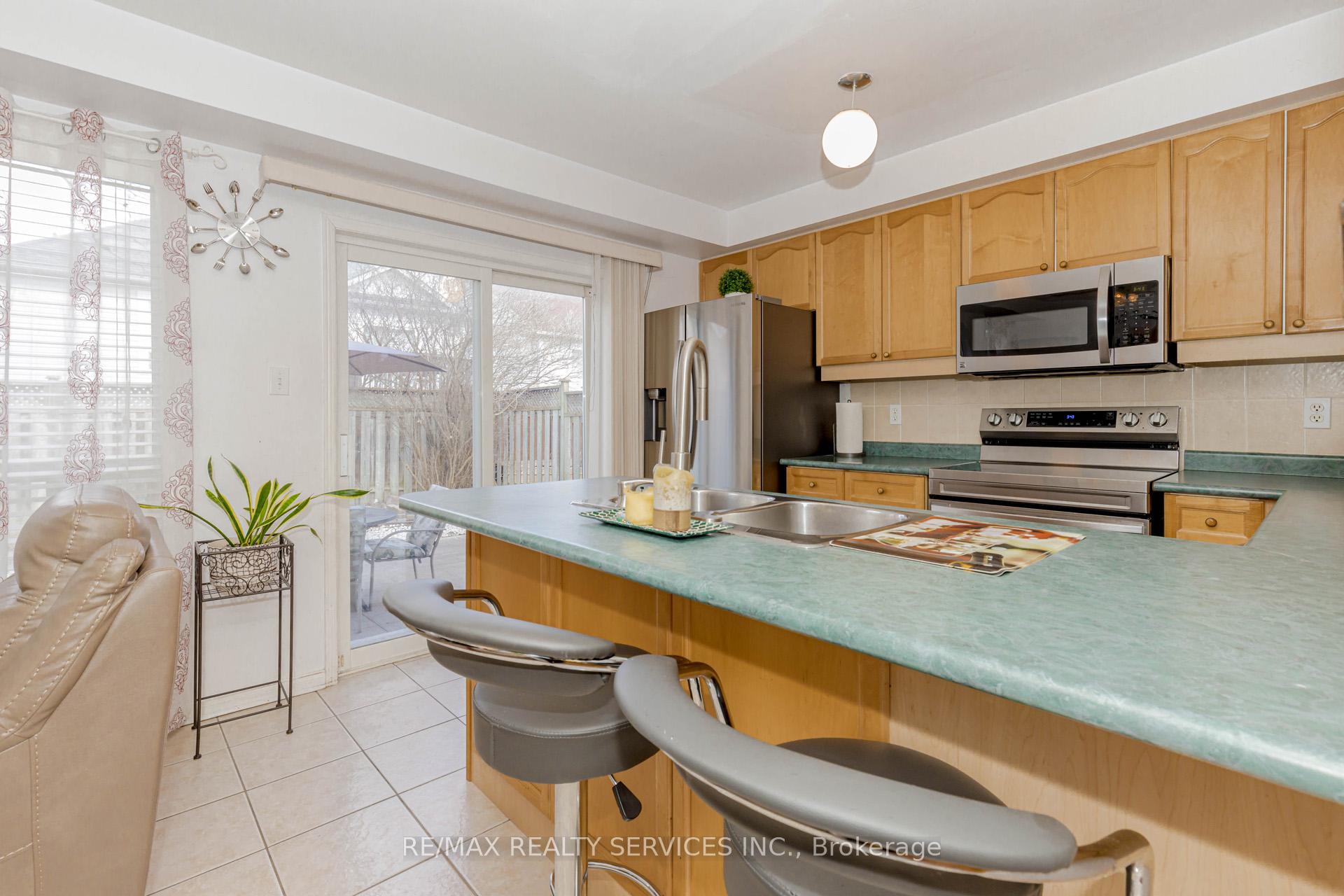 Photo 12 of 66 Viceroy Crescent, Brampton, Northwest Sandalwood Parkway — HOMEH