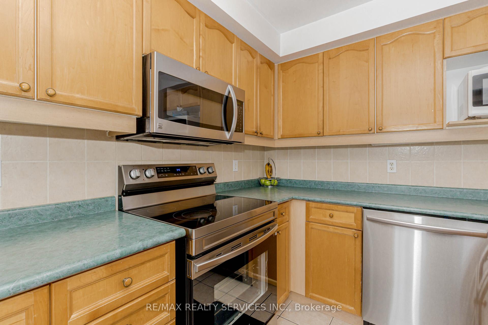 Photo 14 of 66 Viceroy Crescent, Brampton, Northwest Sandalwood Parkway — HOMEH