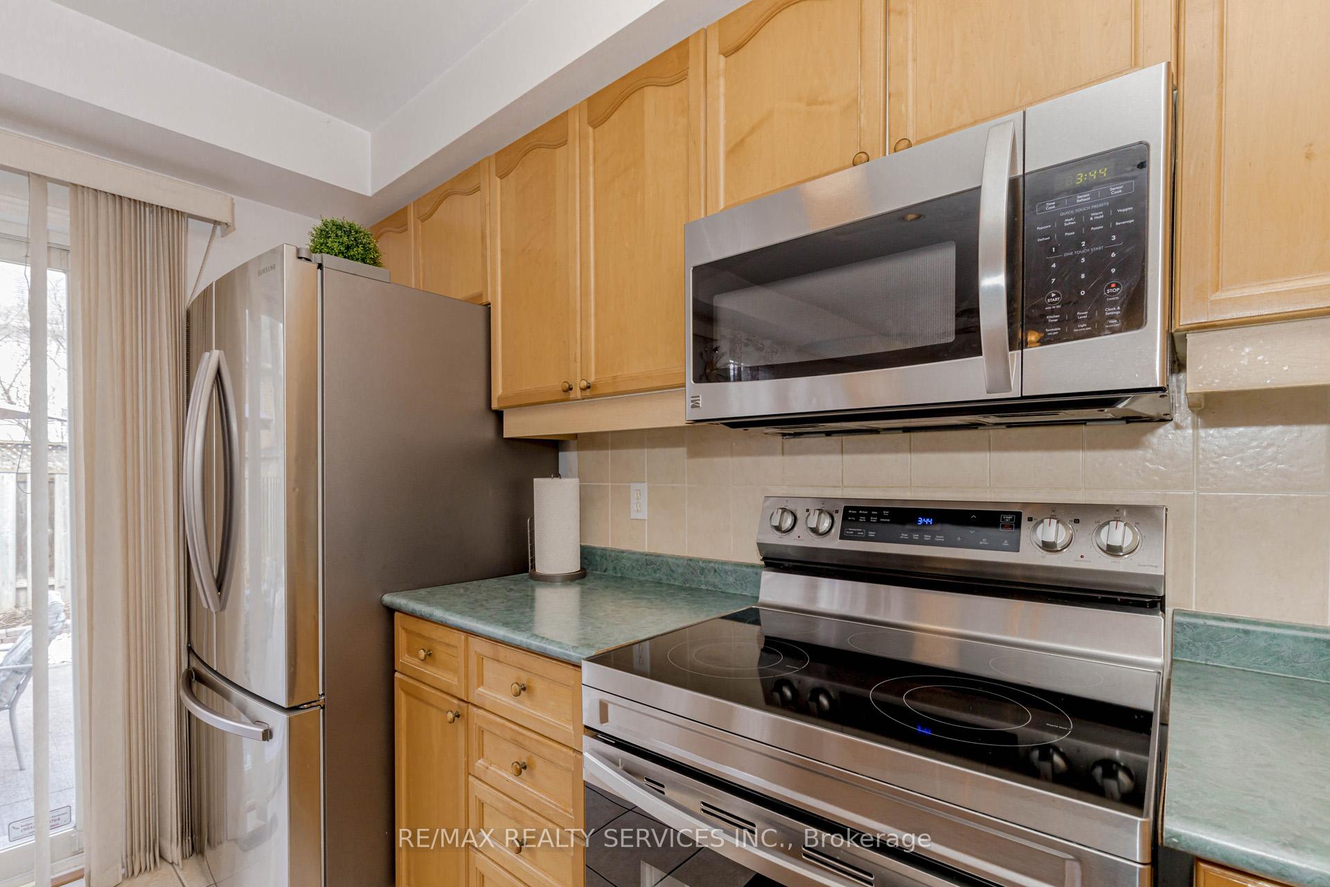 Photo 16 of 66 Viceroy Crescent, Brampton, Northwest Sandalwood Parkway — HOMEH
