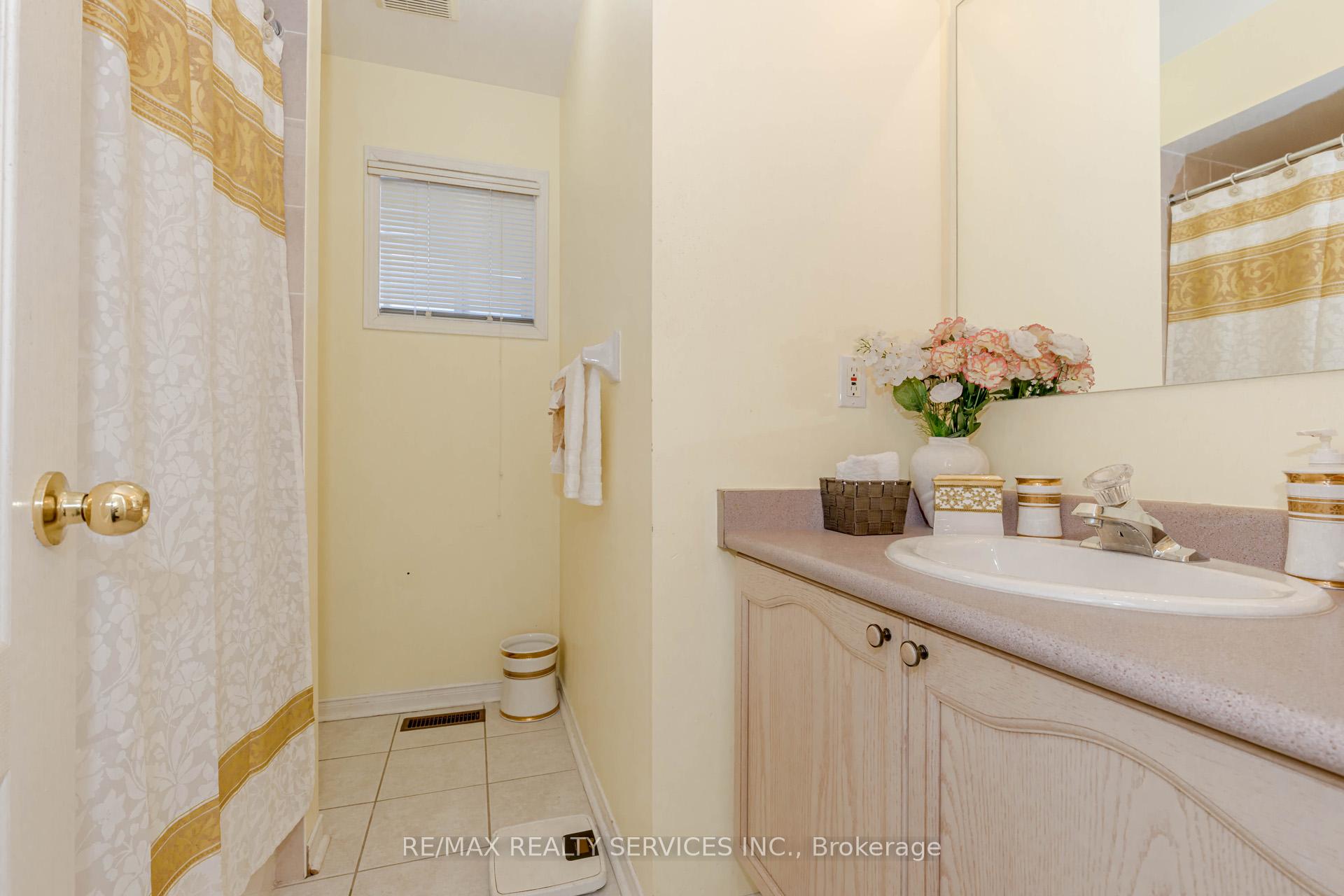 Photo 28 of 66 Viceroy Crescent, Brampton, Northwest Sandalwood Parkway — HOMEH