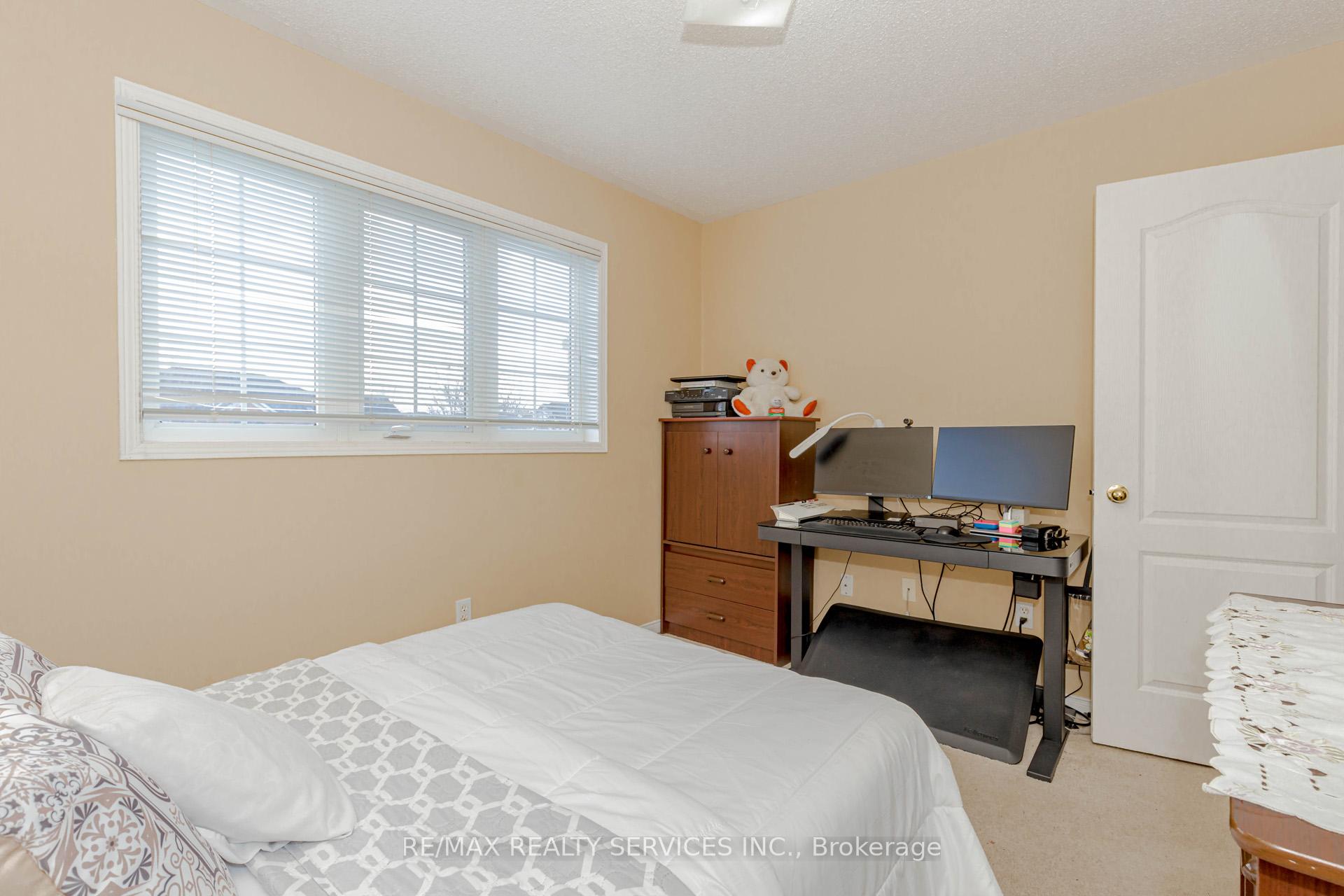 Photo 32 of 66 Viceroy Crescent, Brampton, Northwest Sandalwood Parkway — HOMEH