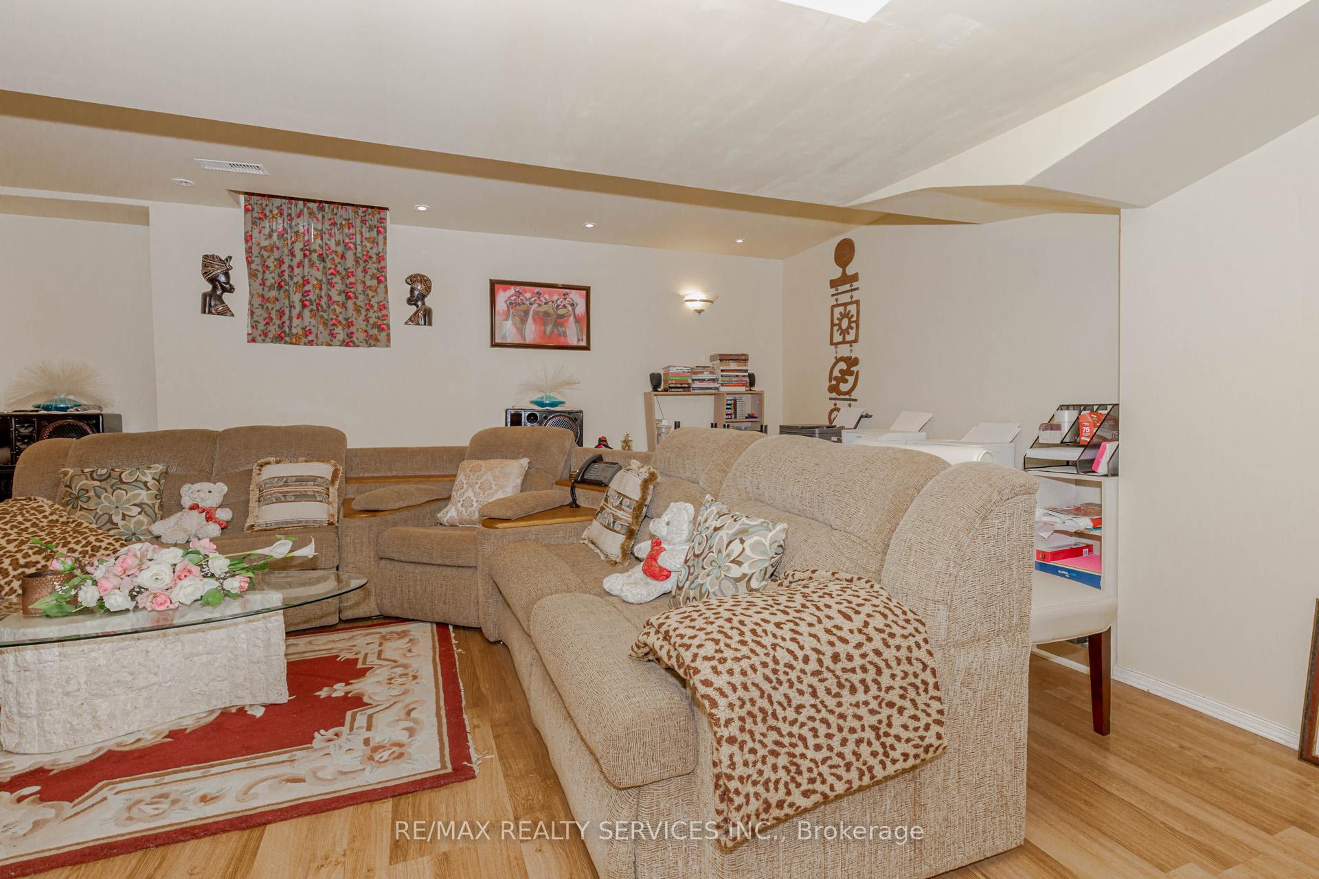 Photo 34 of 66 Viceroy Crescent, Brampton, Northwest Sandalwood Parkway — HOMEH