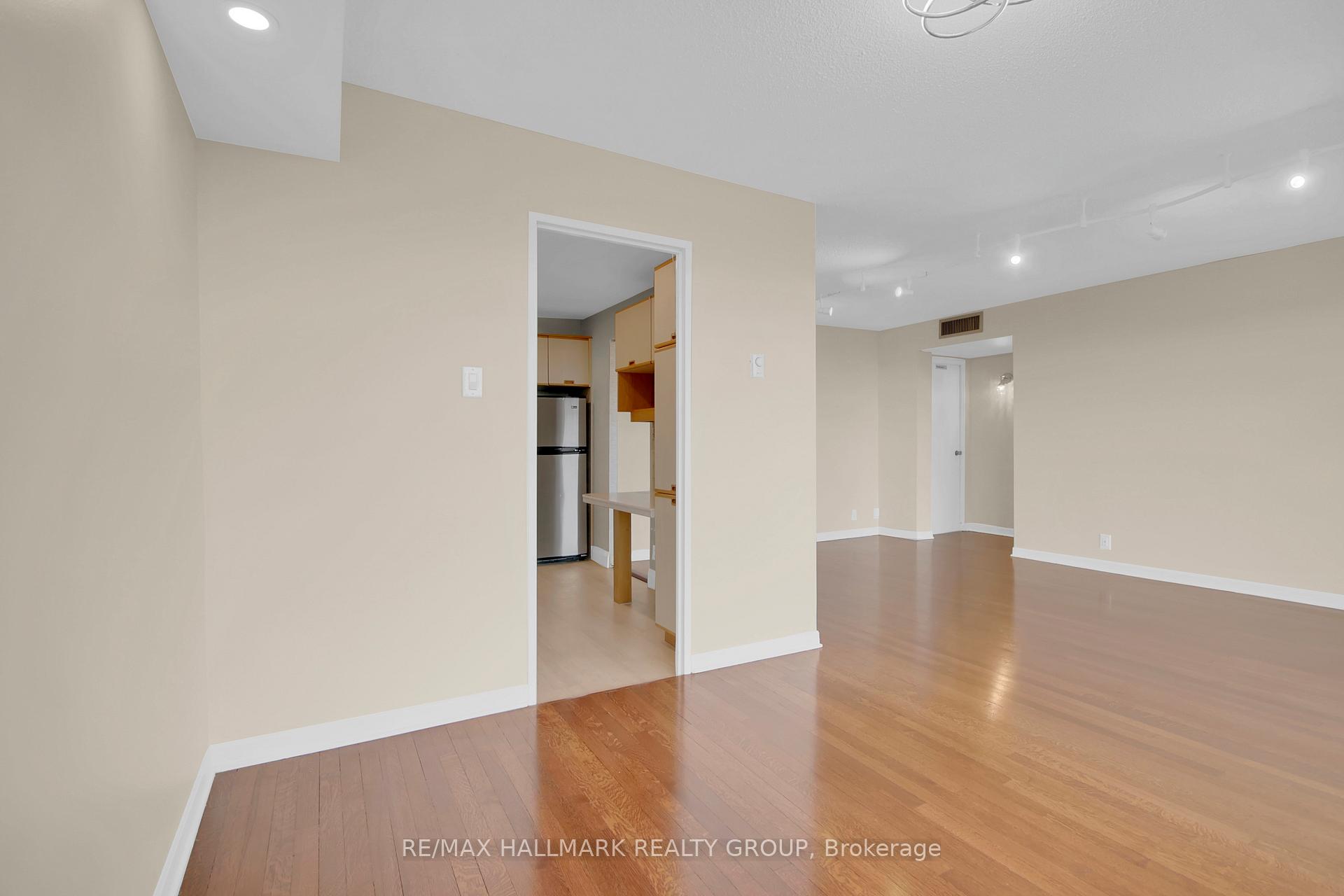 Photo 10 of Unit 1403, 1195 Richmond Road, Ottawa, Woodroffe — HOMEH