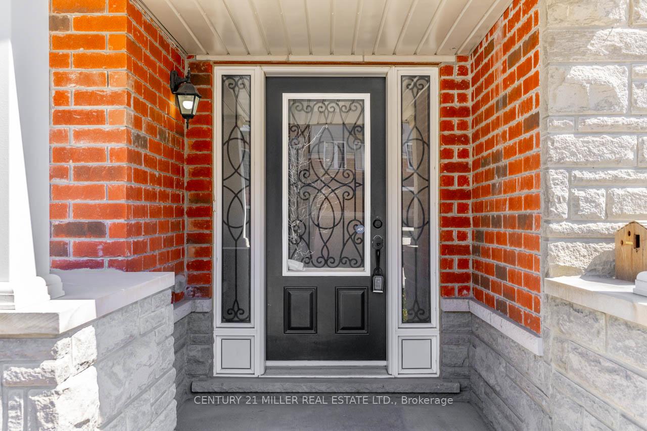 Photo 2 of 81 New Pines Trail, Brampton, Heart Lake East — HOMEH