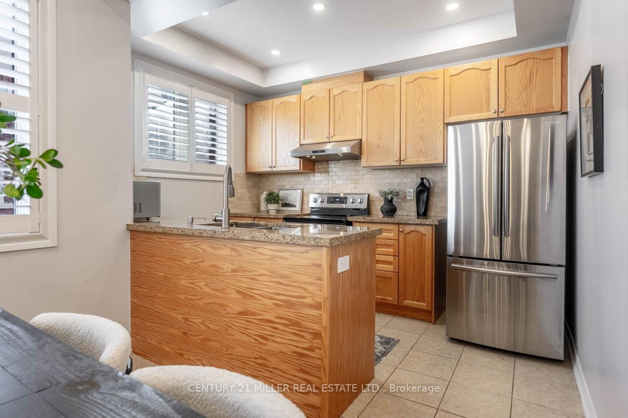 Photo 5 of 81 New Pines Trail, Brampton, Heart Lake East — HOMEH