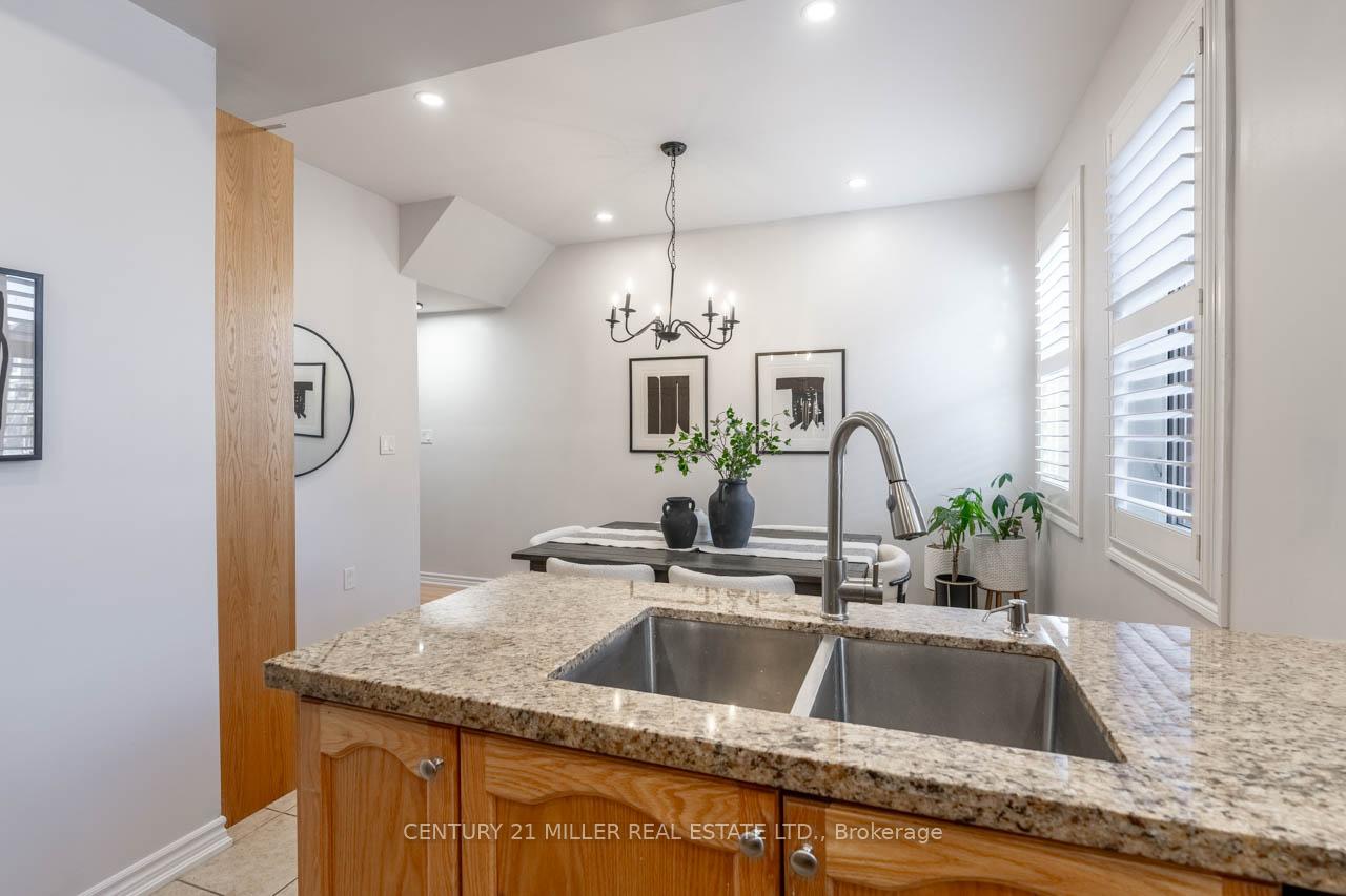 Photo 21 of 81 New Pines Trail, Brampton, Heart Lake East — HOMEH