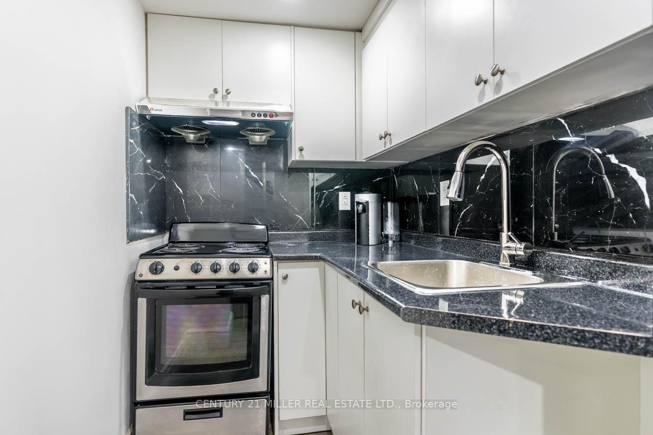 Photo 16 of 81 New Pines Trail, Brampton, Heart Lake East — HOMEH