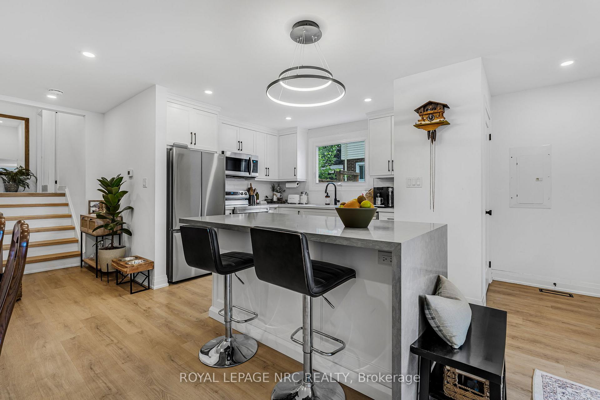 Photo 2 of 200 St Augustine Drive, St. Catharines, Secord Woods — HOMEH