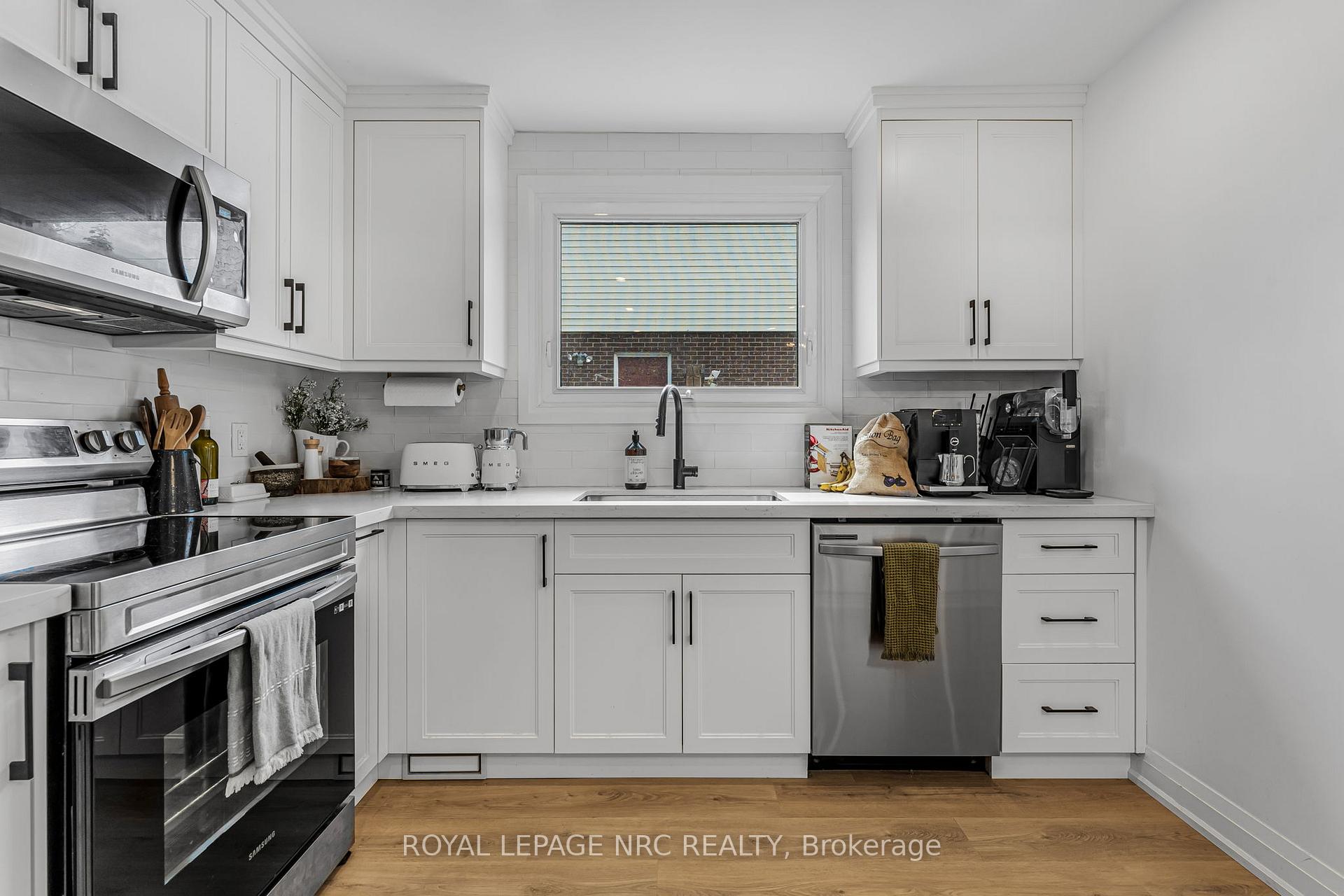 Photo 3 of 200 St Augustine Drive, St. Catharines, Secord Woods — HOMEH