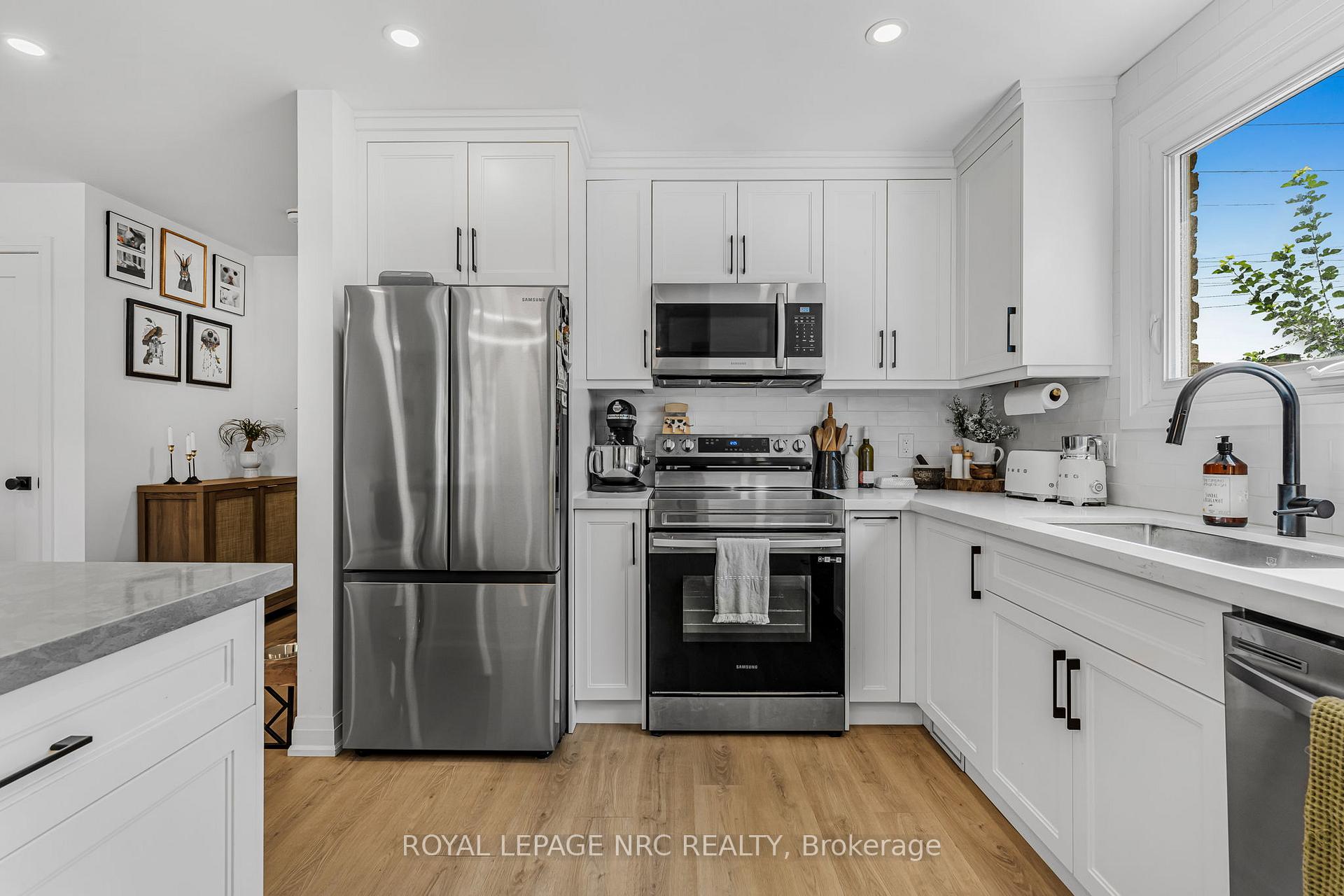 Photo 7 of 200 St Augustine Drive, St. Catharines, Secord Woods — HOMEH