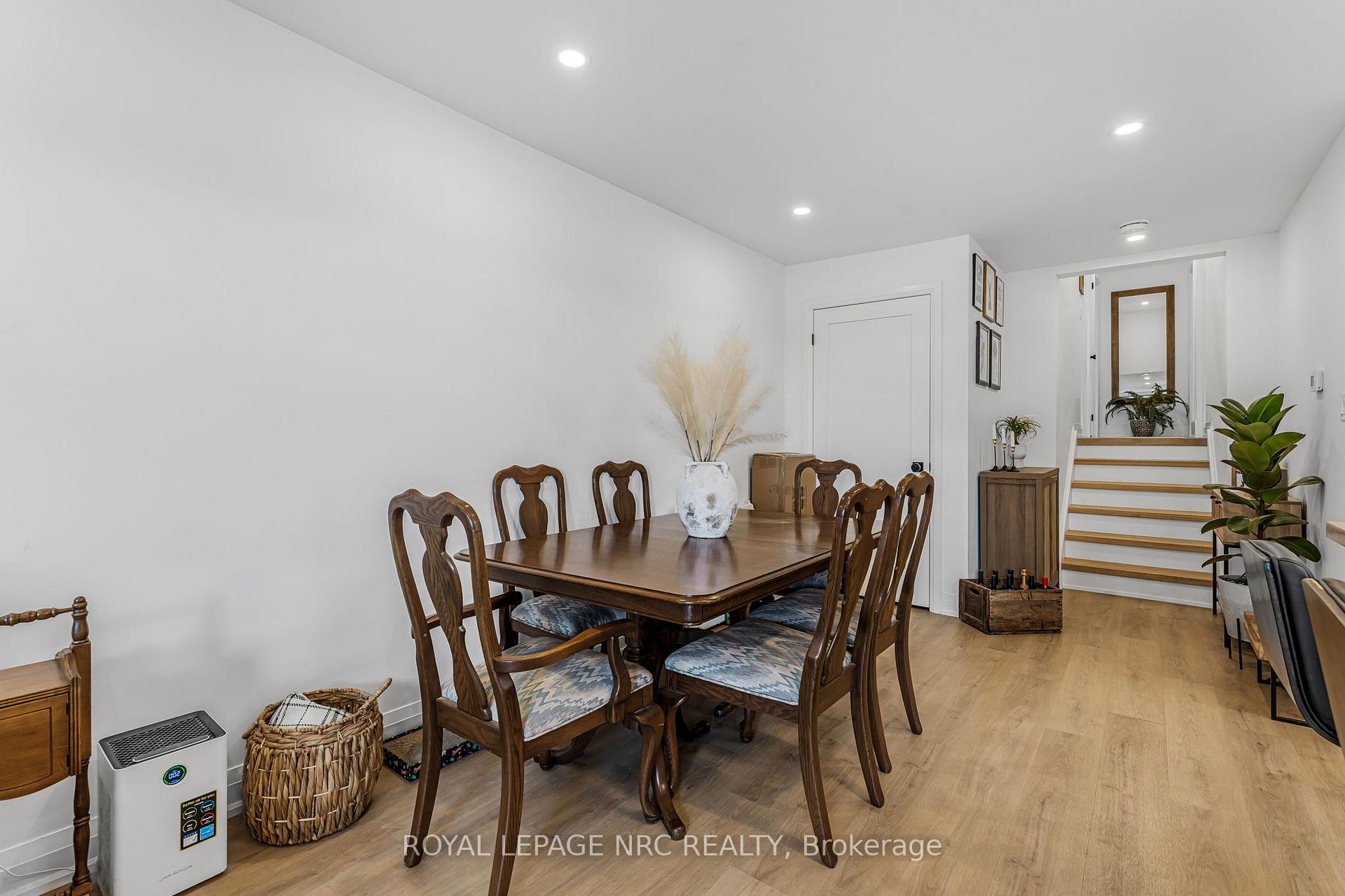 Photo 8 of 200 St Augustine Drive, St. Catharines, Secord Woods — HOMEH