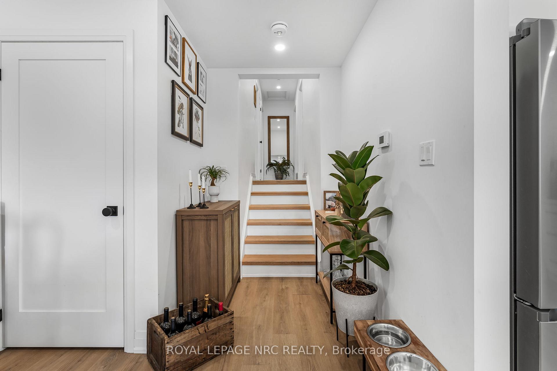 Photo 12 of 200 St Augustine Drive, St. Catharines, Secord Woods — HOMEH
