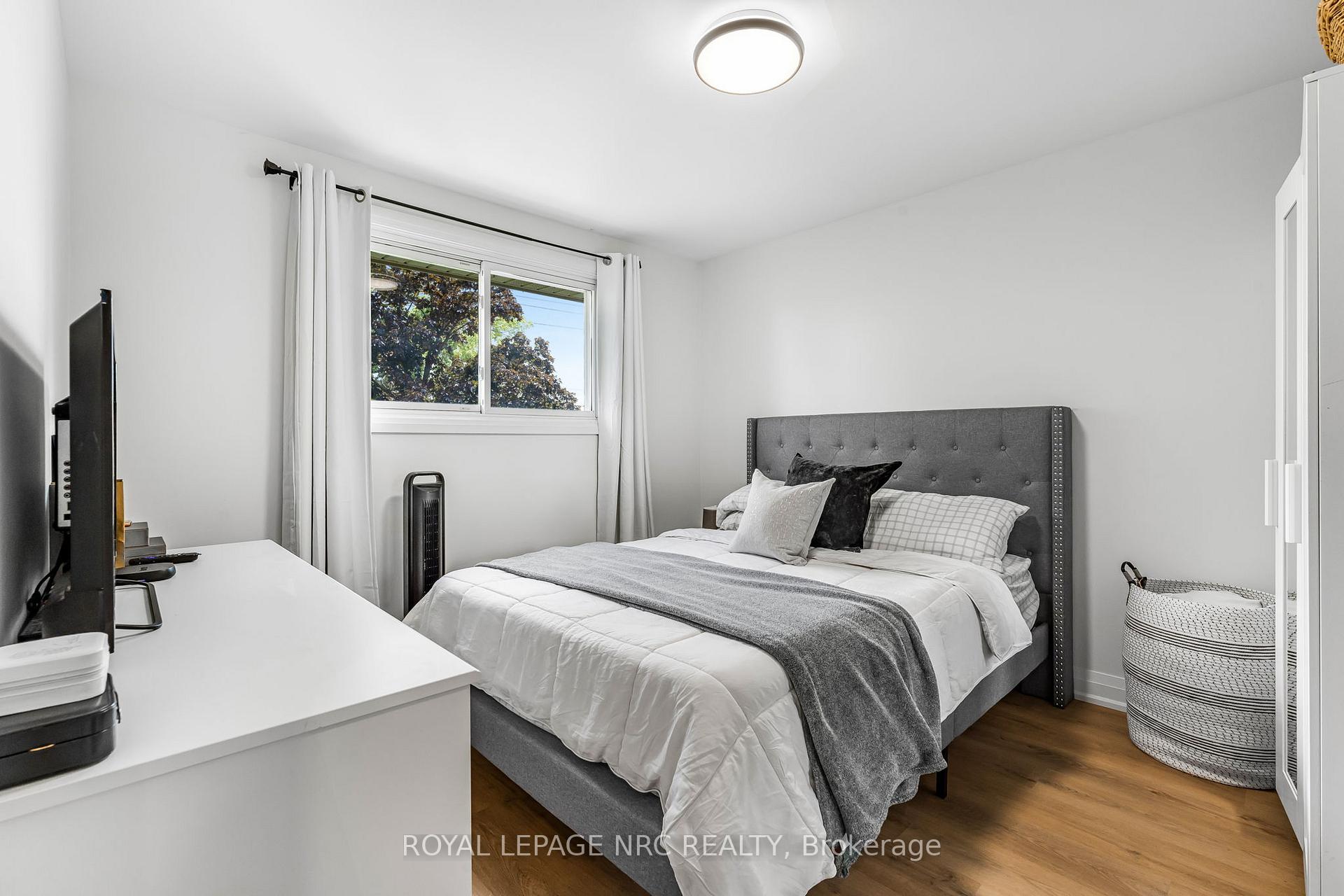 Photo 14 of 200 St Augustine Drive, St. Catharines, Secord Woods — HOMEH