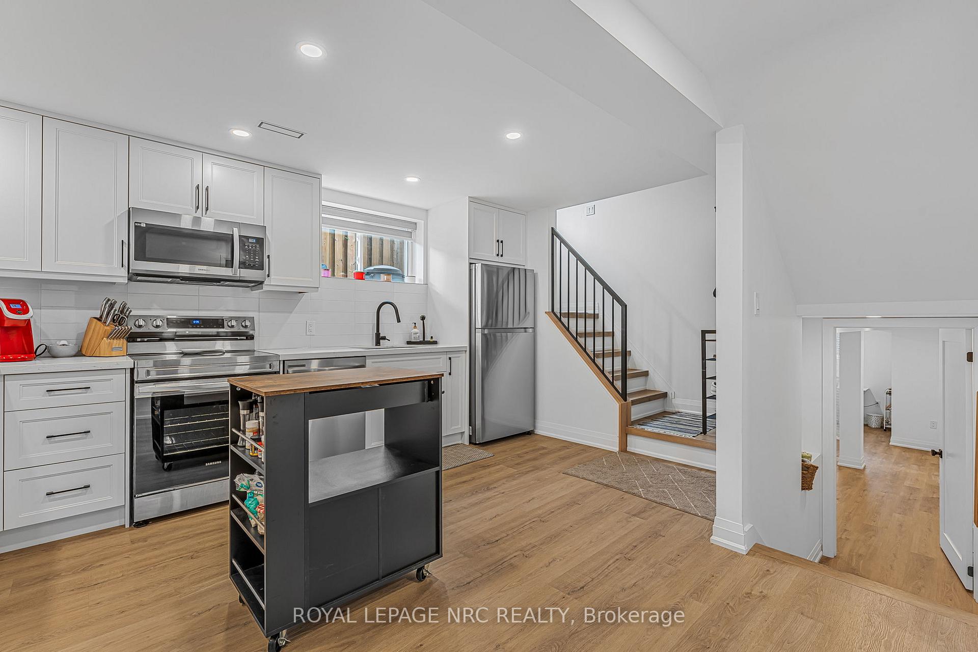 Photo 21 of 200 St Augustine Drive, St. Catharines, Secord Woods — HOMEH