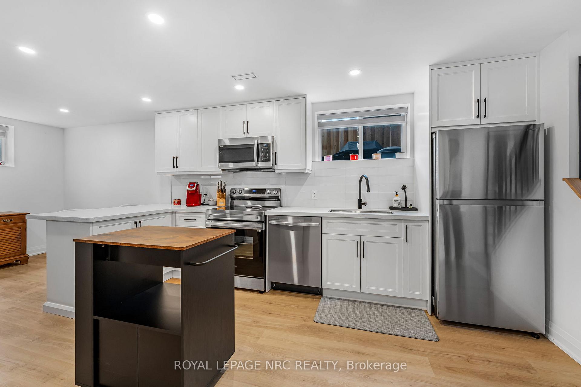 Photo 23 of 200 St Augustine Drive, St. Catharines, Secord Woods — HOMEH