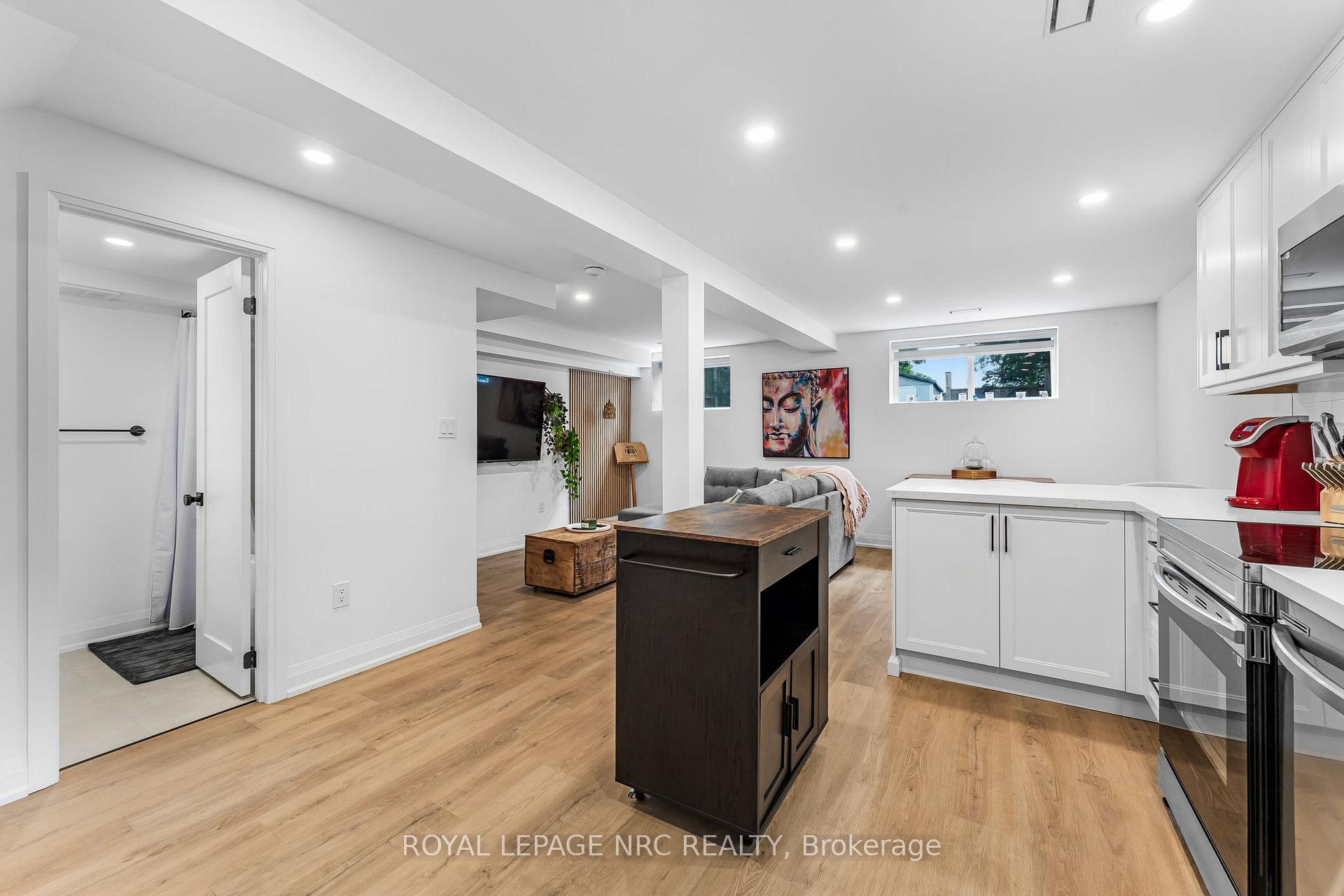 Photo 25 of 200 St Augustine Drive, St. Catharines, Secord Woods — HOMEH