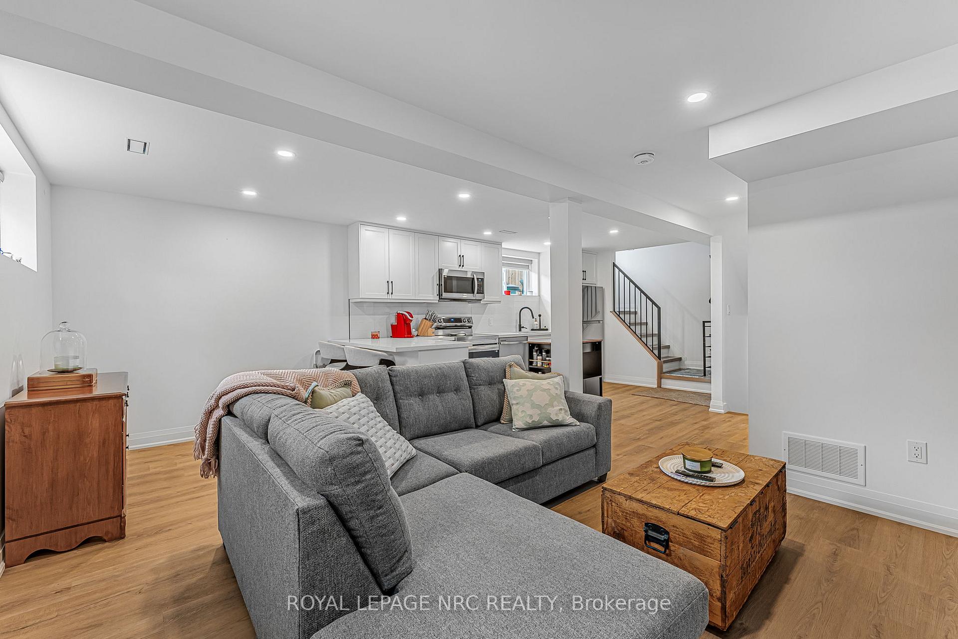 Photo 28 of 200 St Augustine Drive, St. Catharines, Secord Woods — HOMEH
