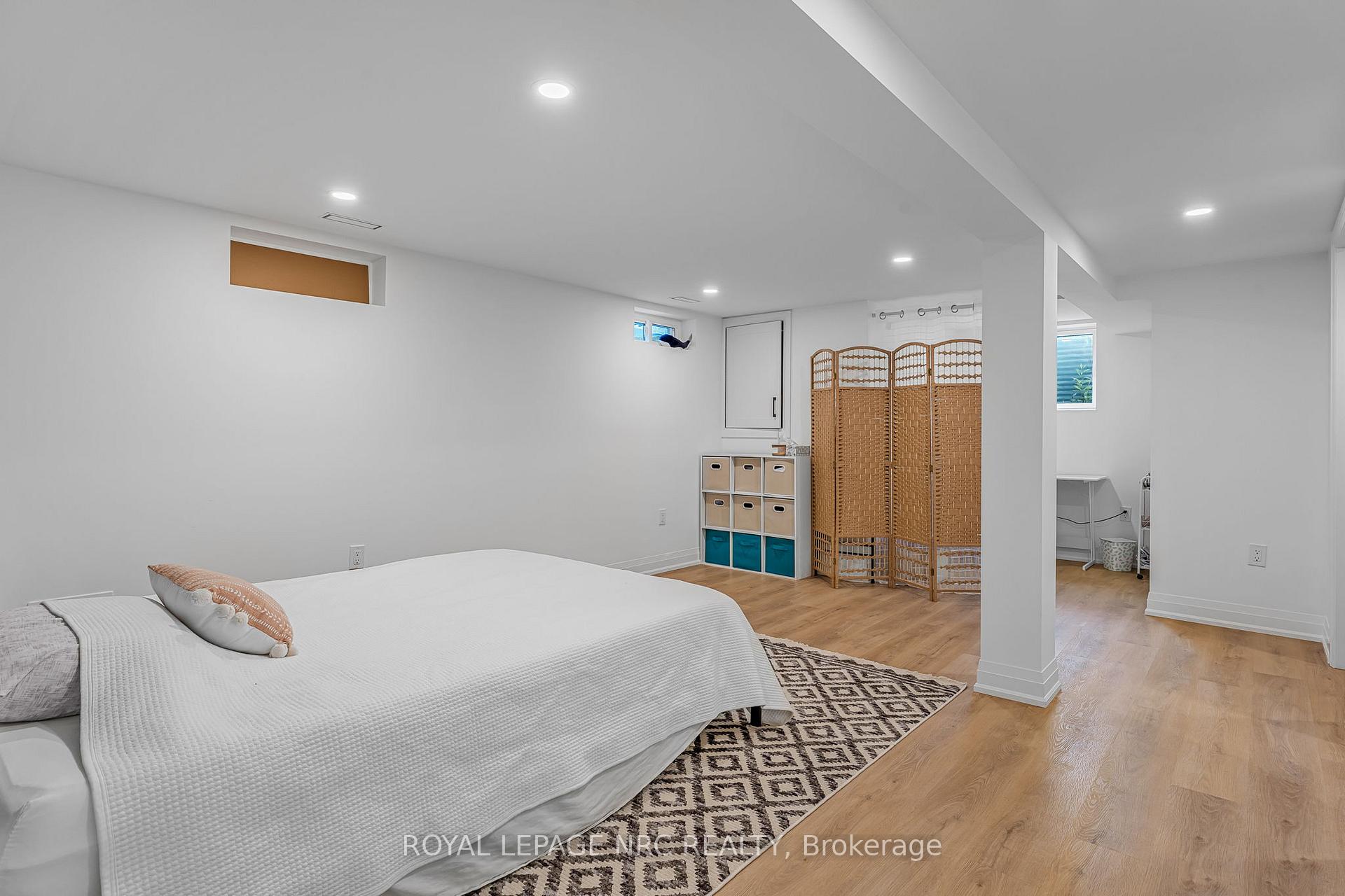 Photo 33 of 200 St Augustine Drive, St. Catharines, Secord Woods — HOMEH