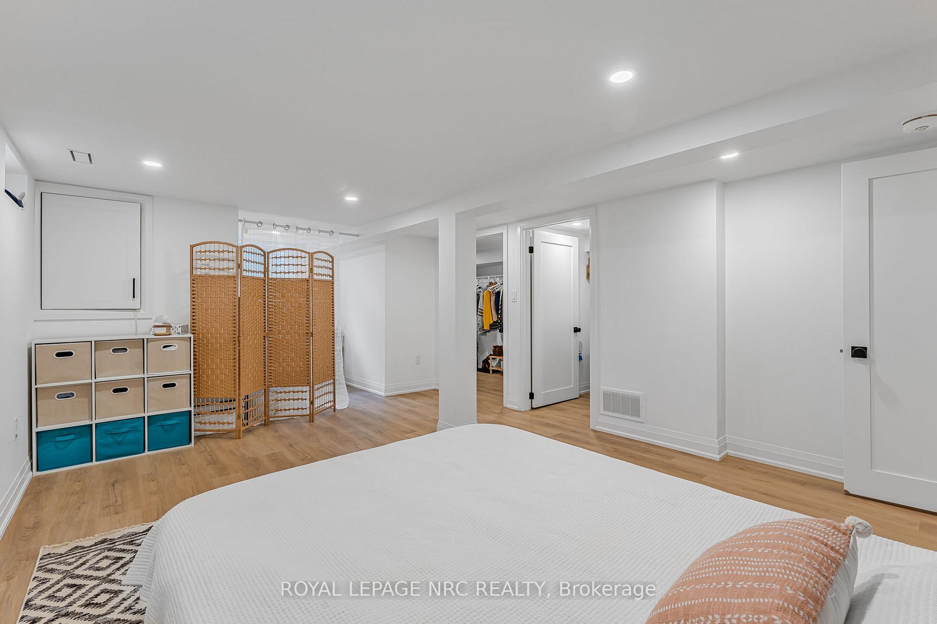 Photo 34 of 200 St Augustine Drive, St. Catharines, Secord Woods — HOMEH