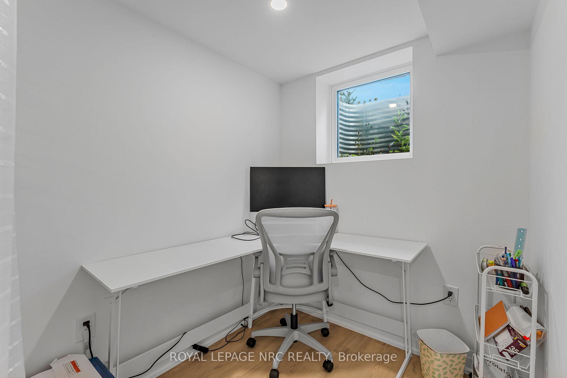 Photo 35 of 200 St Augustine Drive, St. Catharines, Secord Woods — HOMEH
