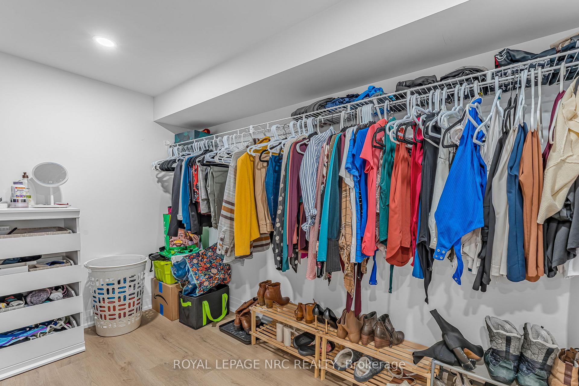Photo 36 of 200 St Augustine Drive, St. Catharines, Secord Woods — HOMEH
