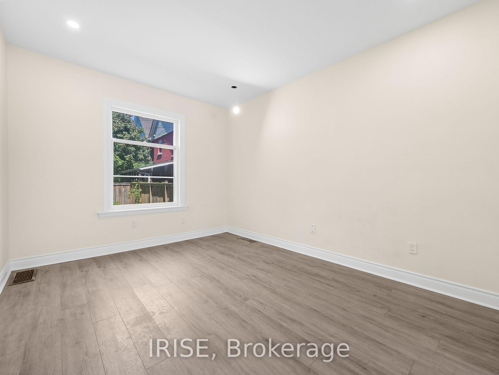 Photo 11 of 25 Lottridge Street S, Hamilton, Stripley — HOMEH