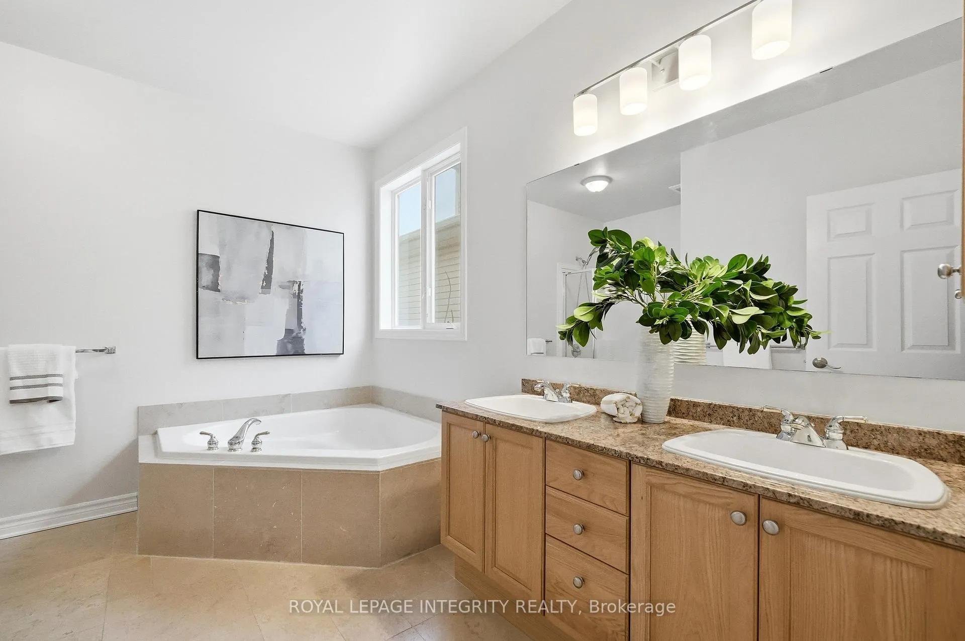 Photo 19 of 44 Harry Douglas Drive, Ottawa, Stittsville (Central) — HOMEH