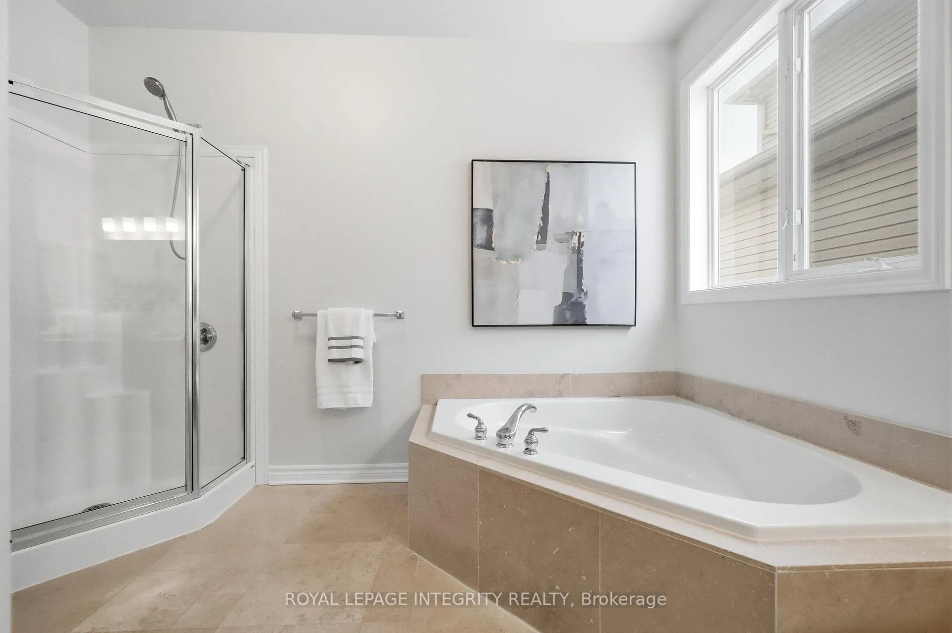 Photo 20 of 44 Harry Douglas Drive, Ottawa, Stittsville (Central) — HOMEH