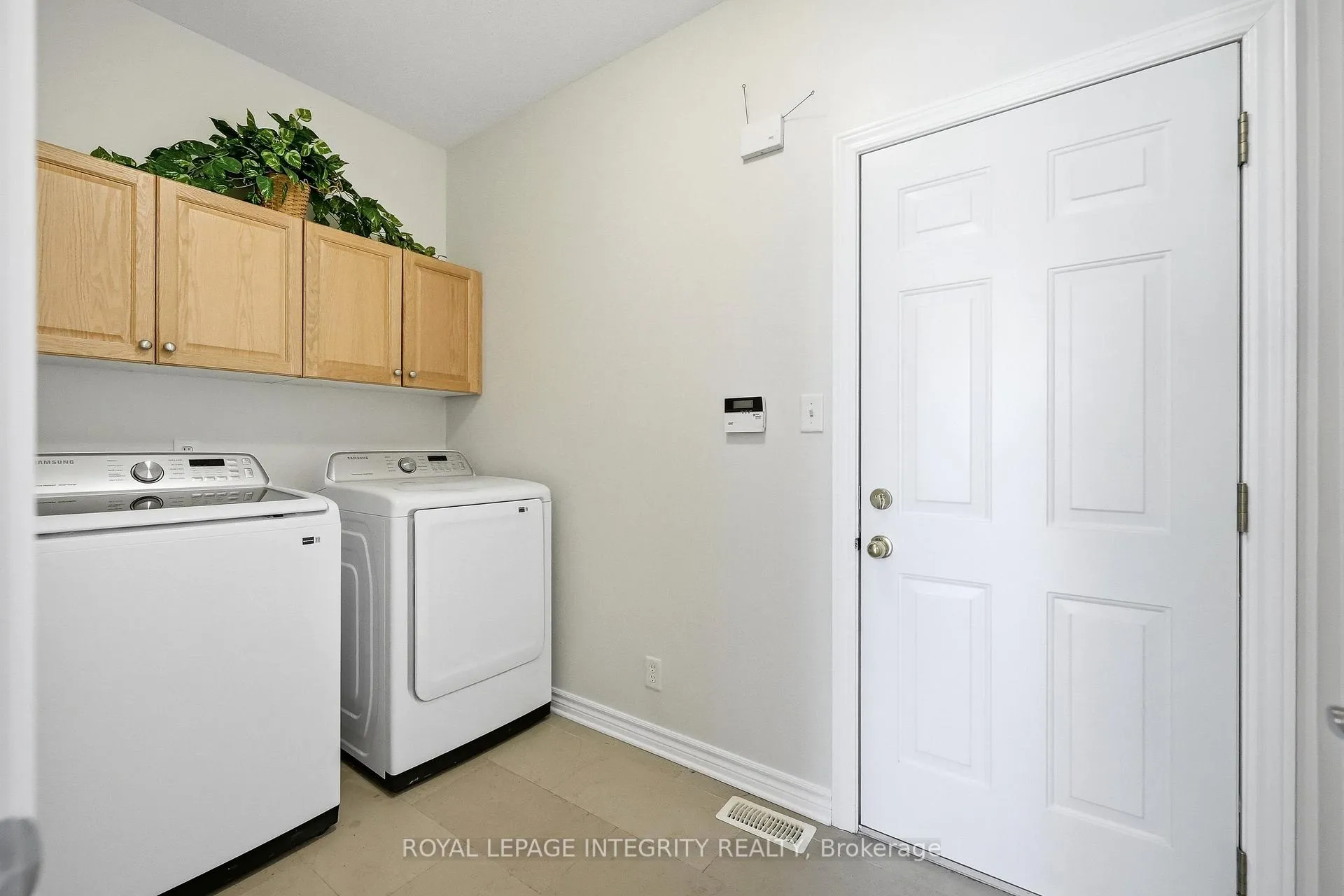 Photo 24 of 44 Harry Douglas Drive, Ottawa, Stittsville (Central) — HOMEH
