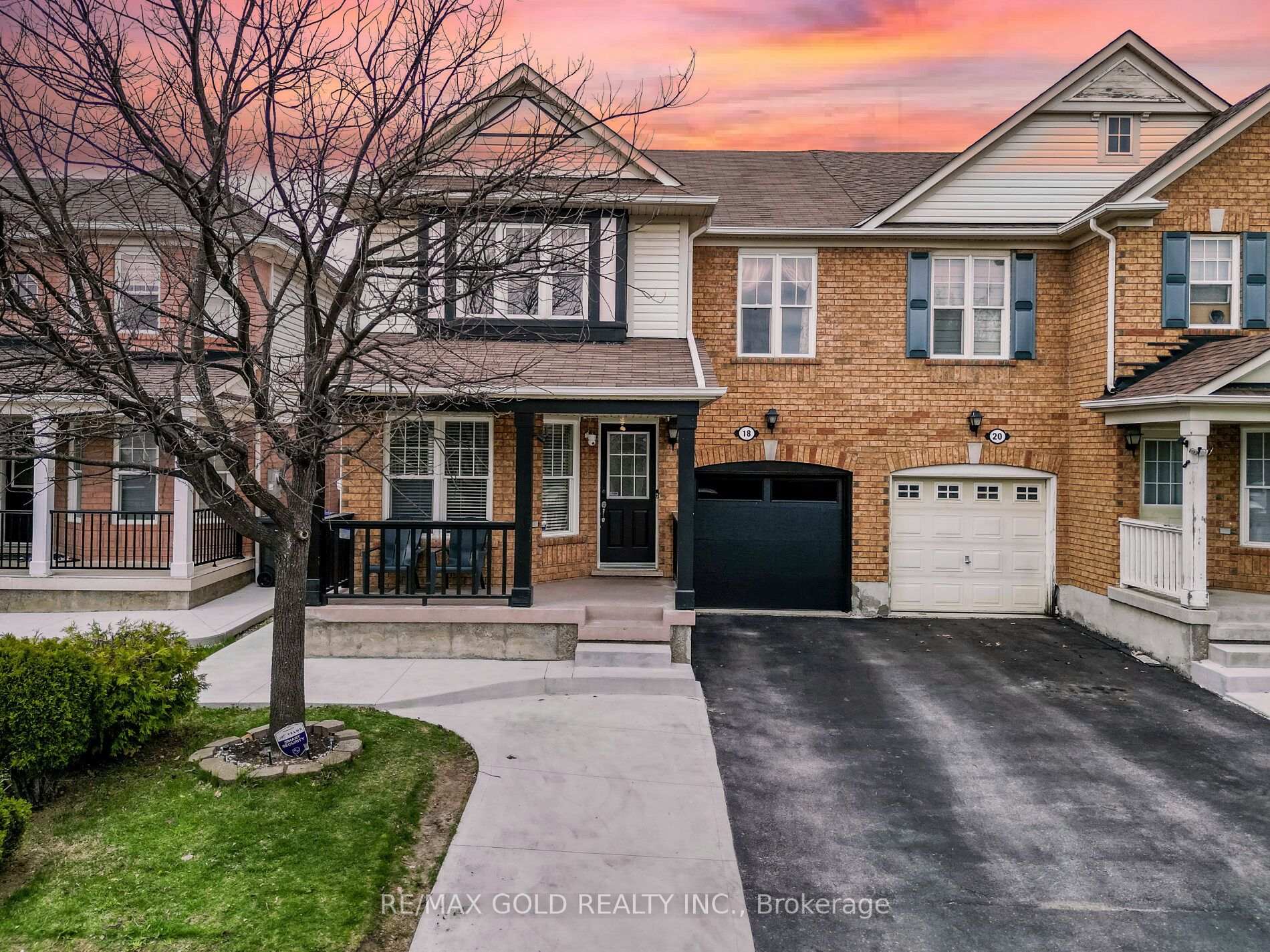 Photo 1 of 18 Jessop Drive, Brampton, Fletcher's Meadow — HOMEH