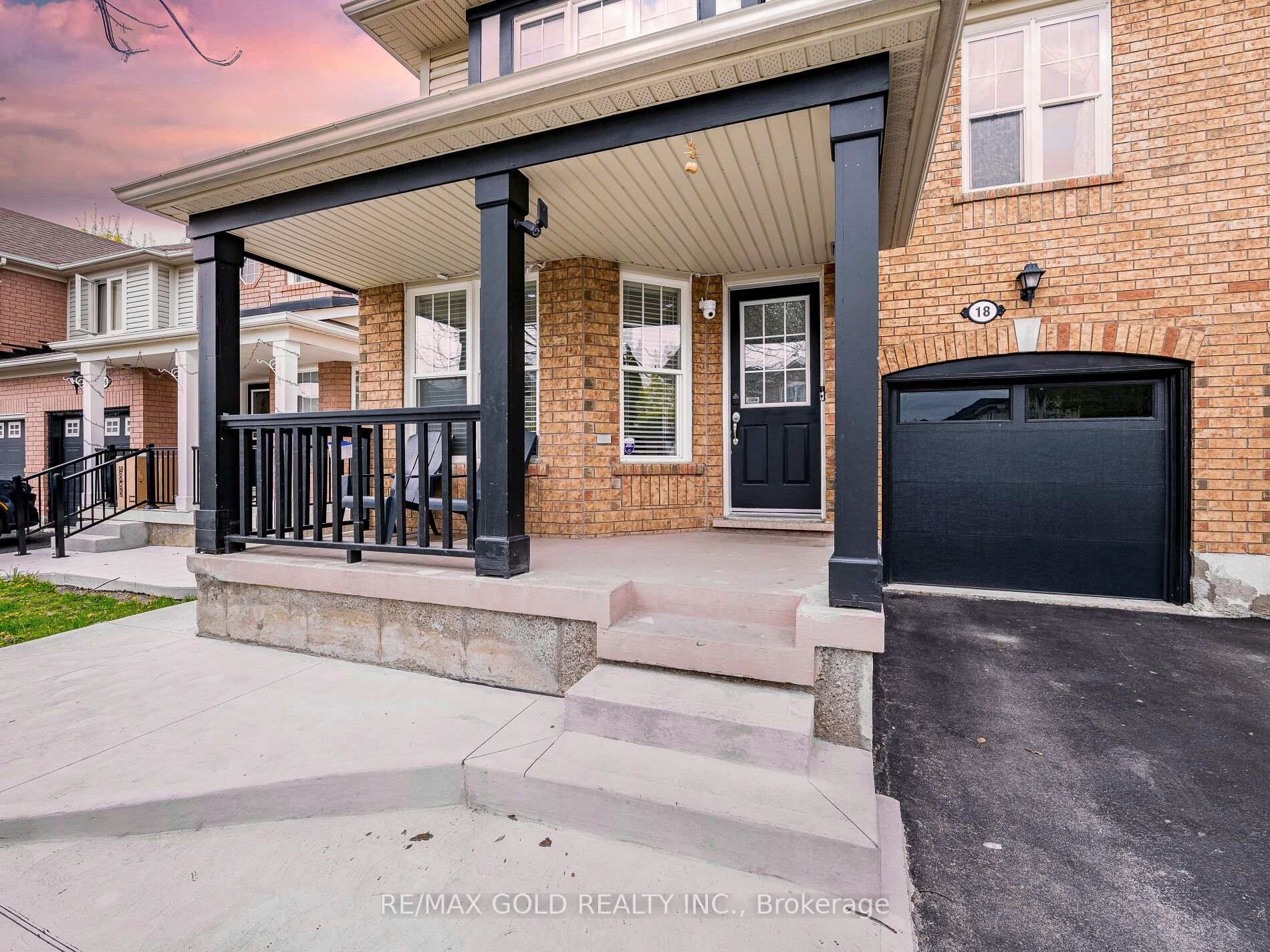 Photo 2 of 18 Jessop Drive, Brampton, Fletcher's Meadow — HOMEH