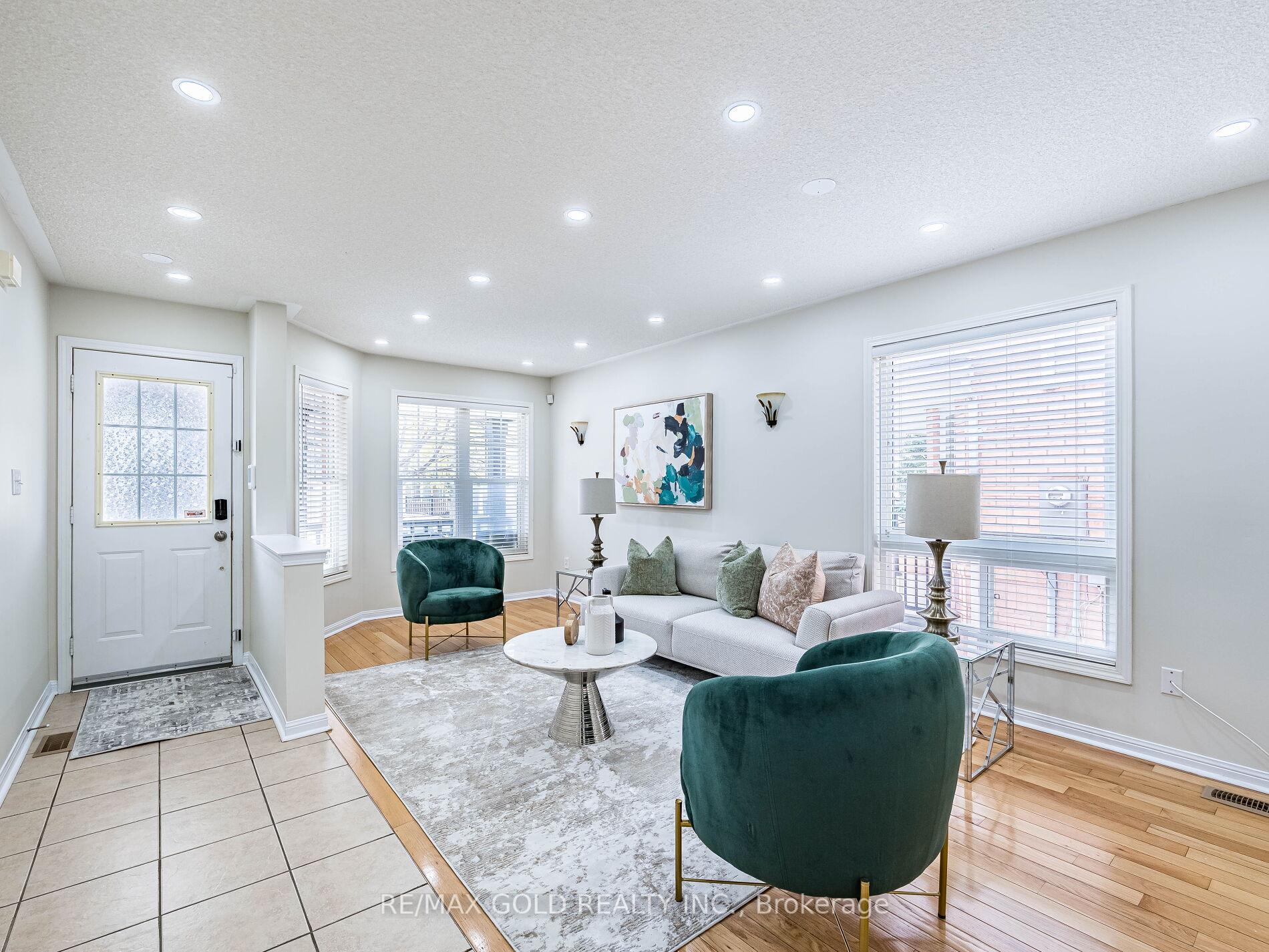 Photo 4 of 18 Jessop Drive, Brampton, Fletcher's Meadow — HOMEH