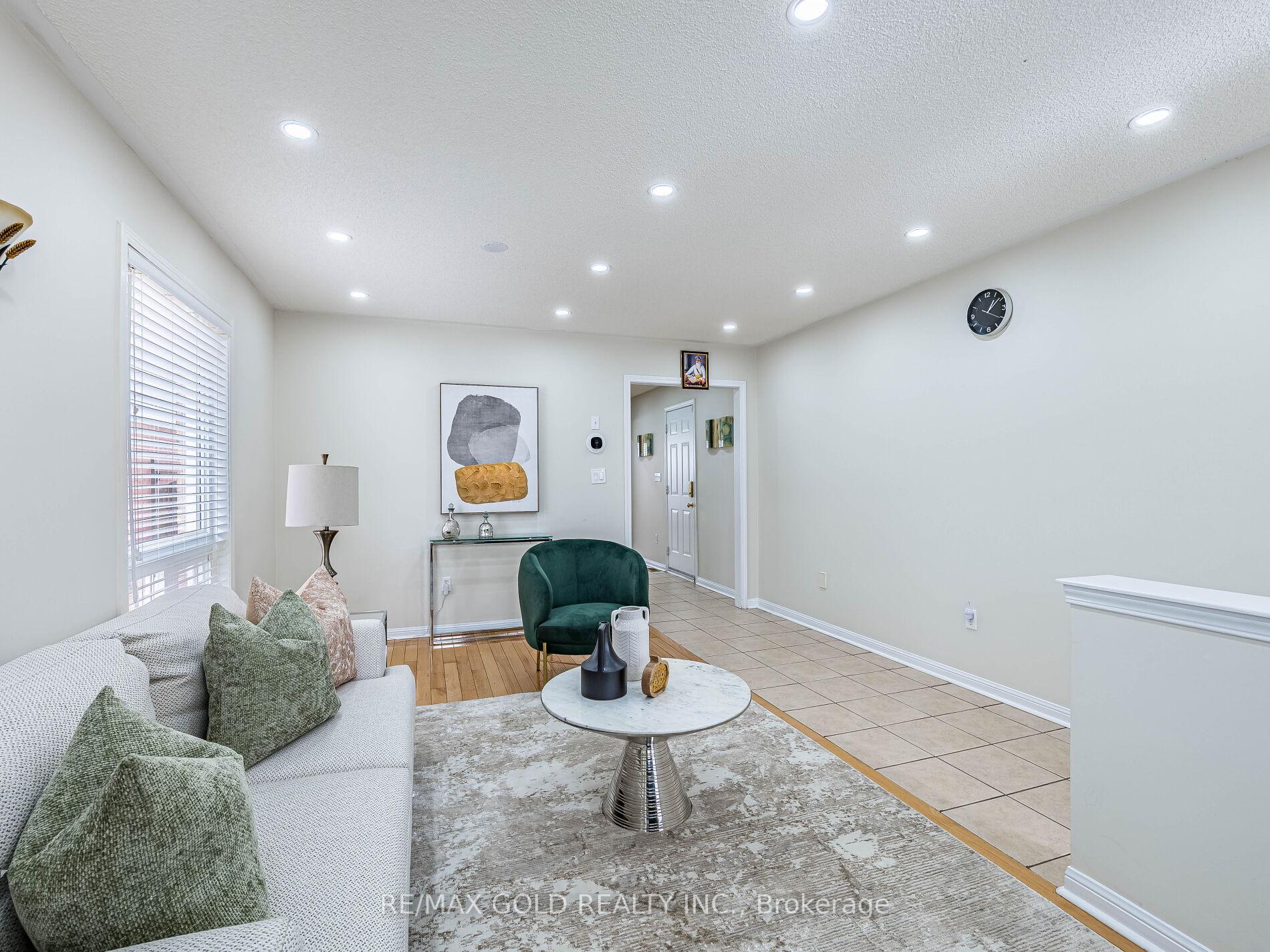 Photo 6 of 18 Jessop Drive, Brampton, Fletcher's Meadow — HOMEH