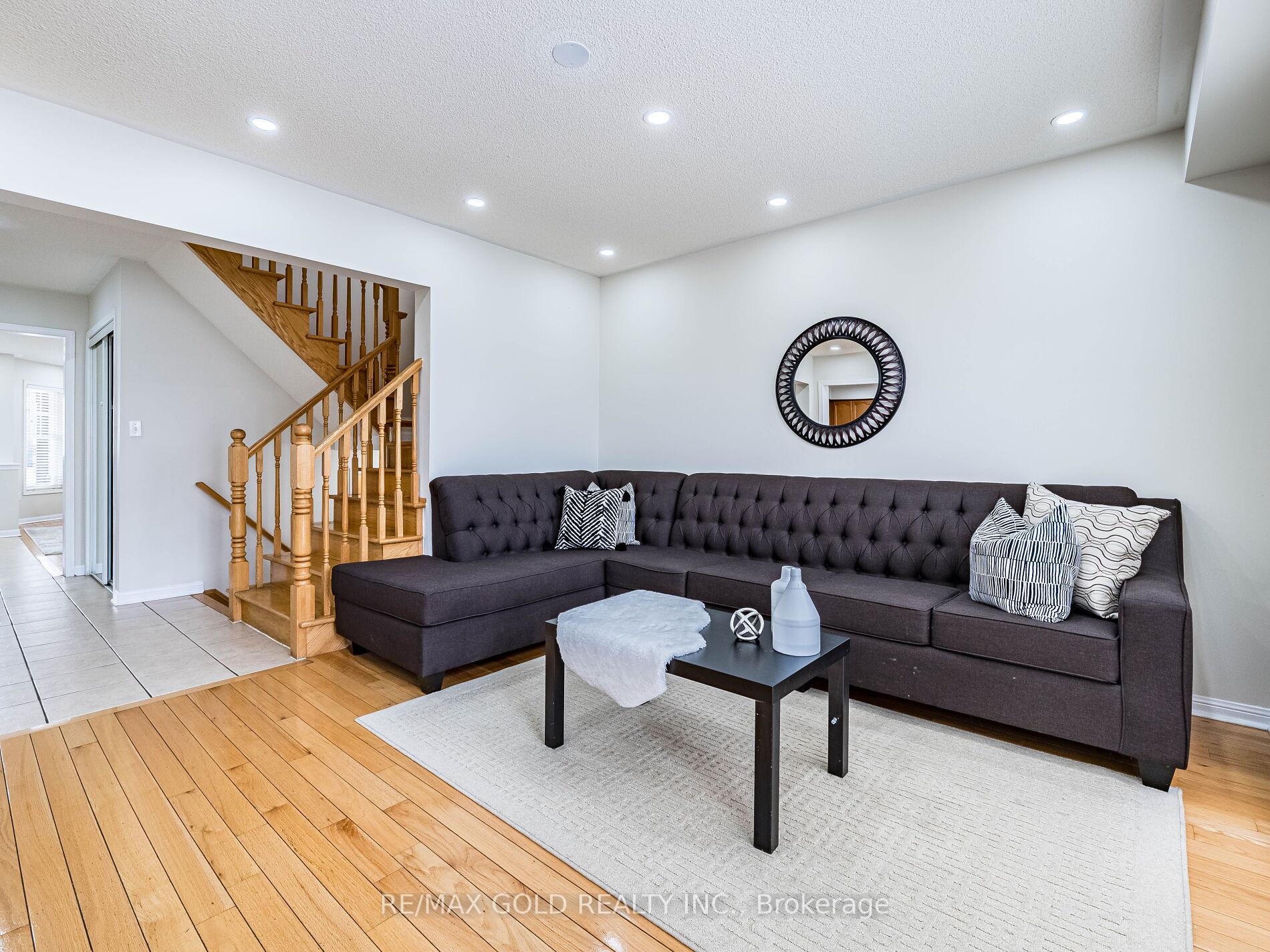 Photo 9 of 18 Jessop Drive, Brampton, Fletcher's Meadow — HOMEH