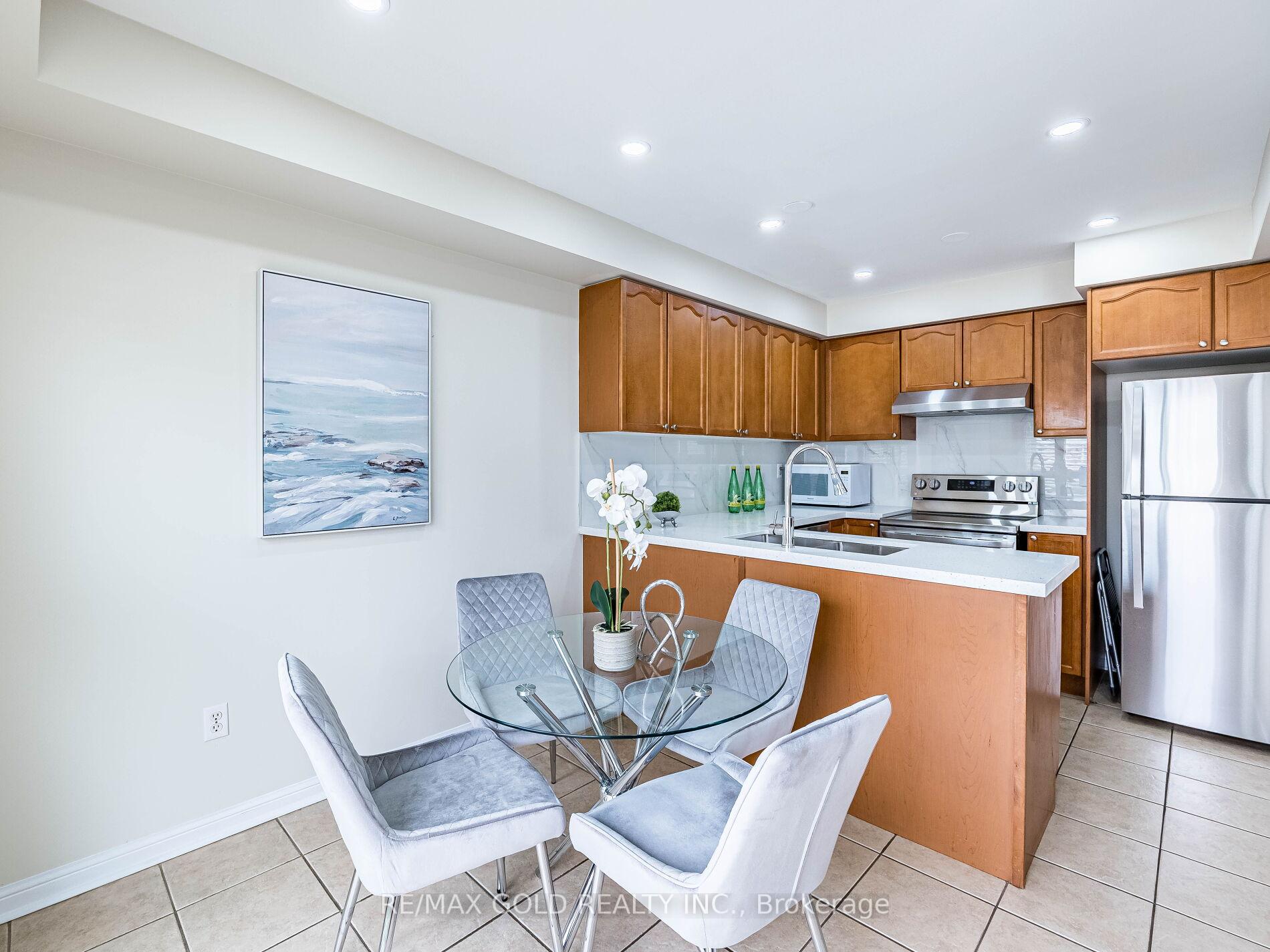 Photo 10 of 18 Jessop Drive, Brampton, Fletcher's Meadow — HOMEH