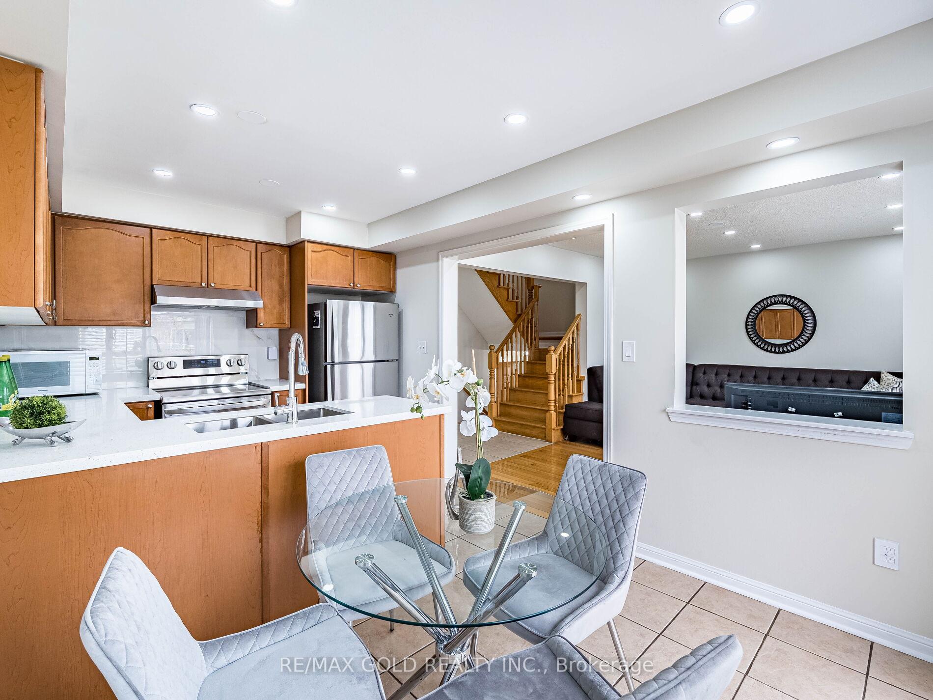 Photo 11 of 18 Jessop Drive, Brampton, Fletcher's Meadow — HOMEH