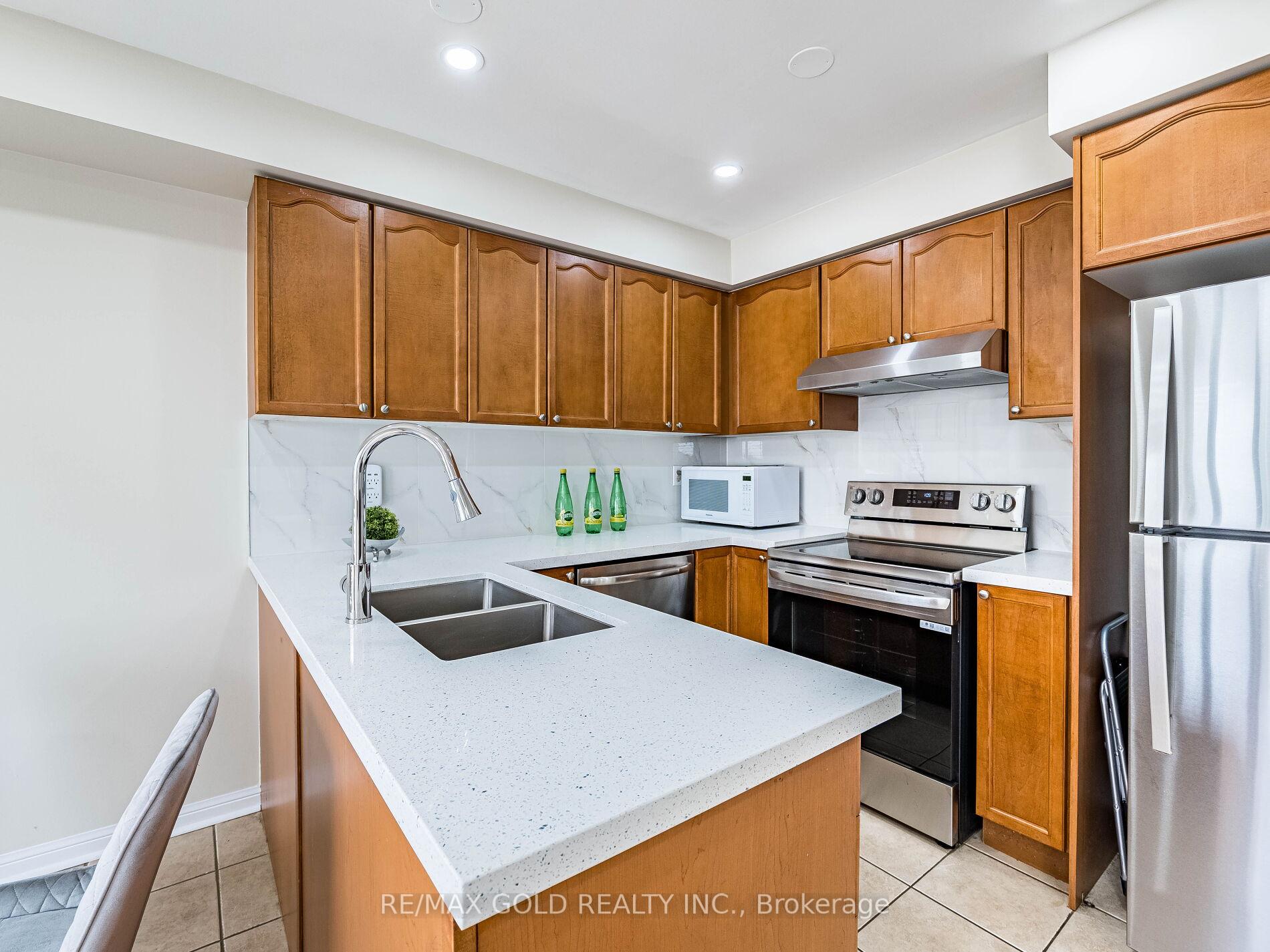 Photo 13 of 18 Jessop Drive, Brampton, Fletcher's Meadow — HOMEH