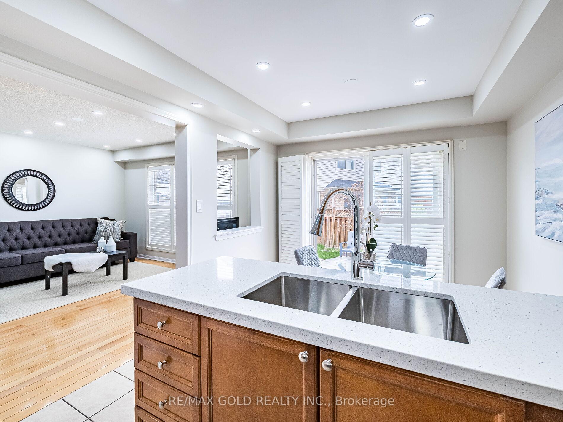 Photo 15 of 18 Jessop Drive, Brampton, Fletcher's Meadow — HOMEH