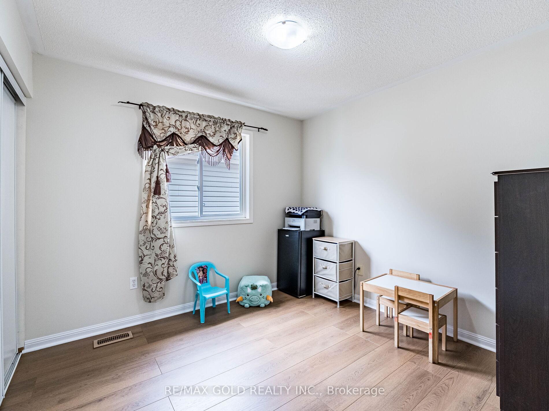Photo 24 of 18 Jessop Drive, Brampton, Fletcher's Meadow — HOMEH
