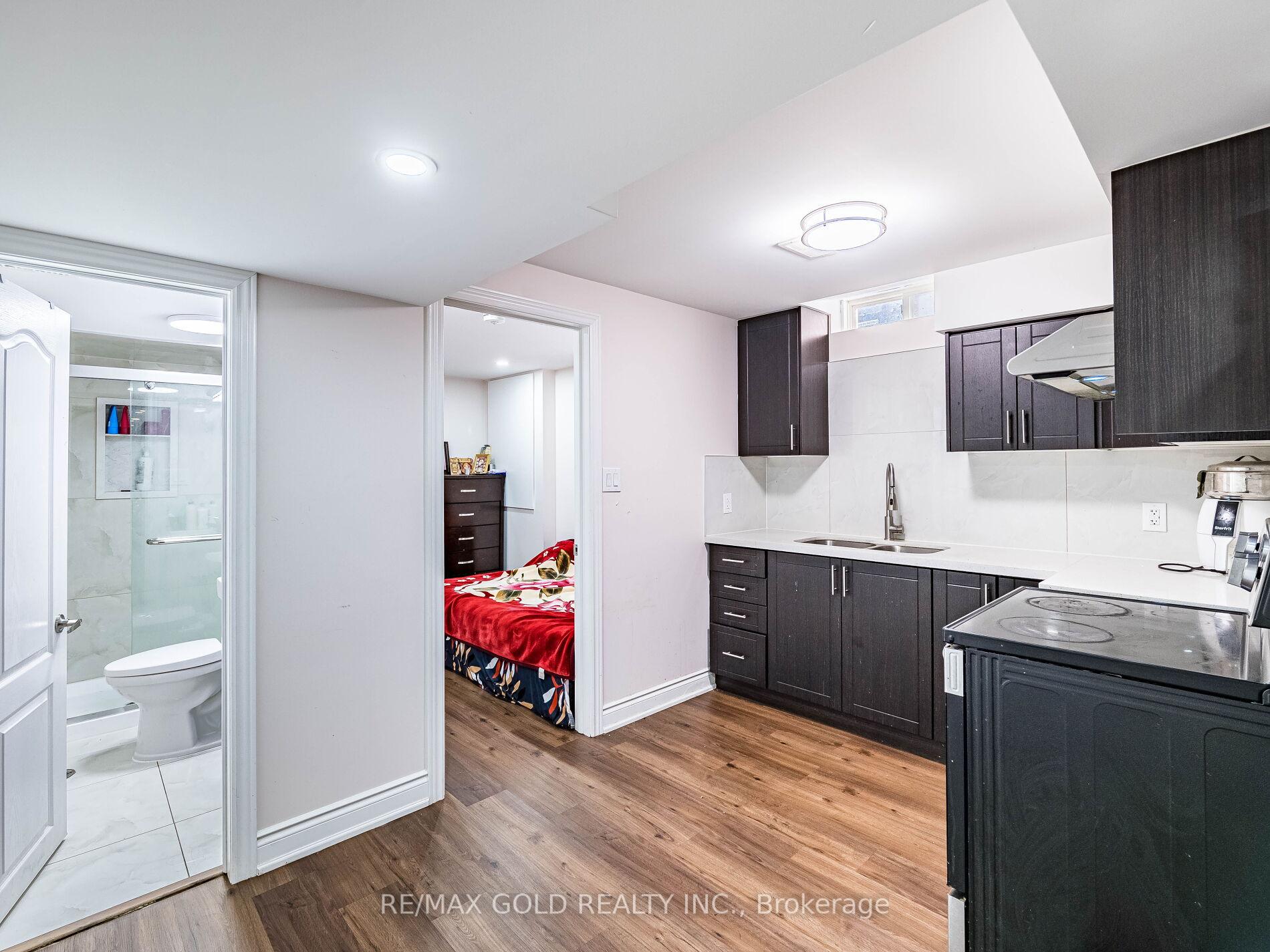 Photo 30 of 18 Jessop Drive, Brampton, Fletcher's Meadow — HOMEH