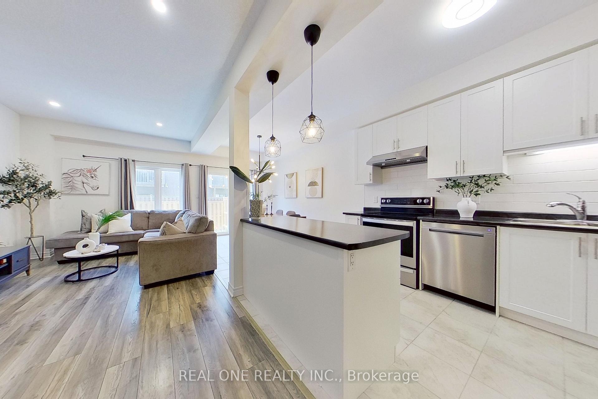 Photo 3 of 31 Garlent Avenue, Hamilton, Meadowlands — HOMEH