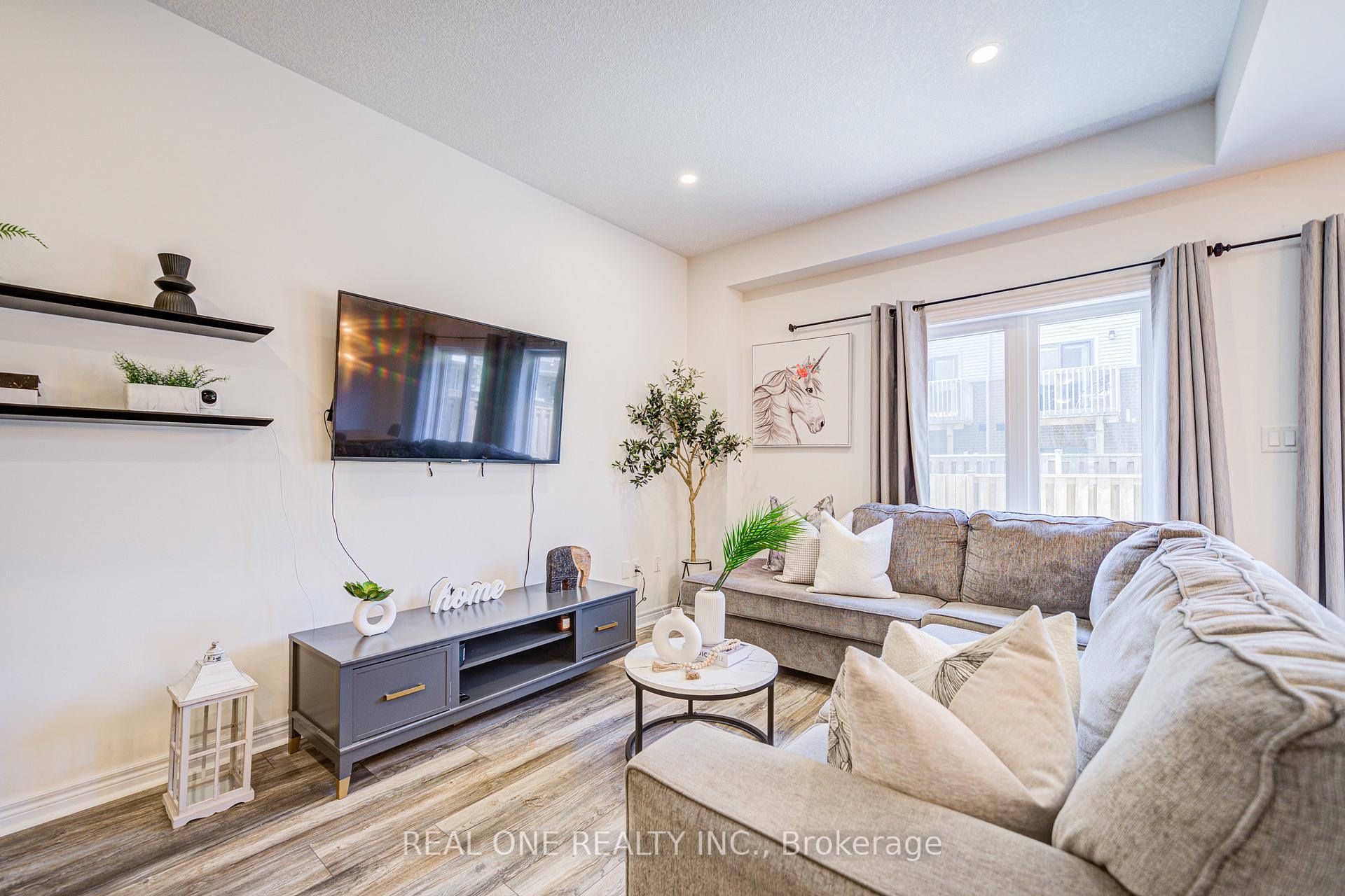 Photo 6 of 31 Garlent Avenue, Hamilton, Meadowlands — HOMEH