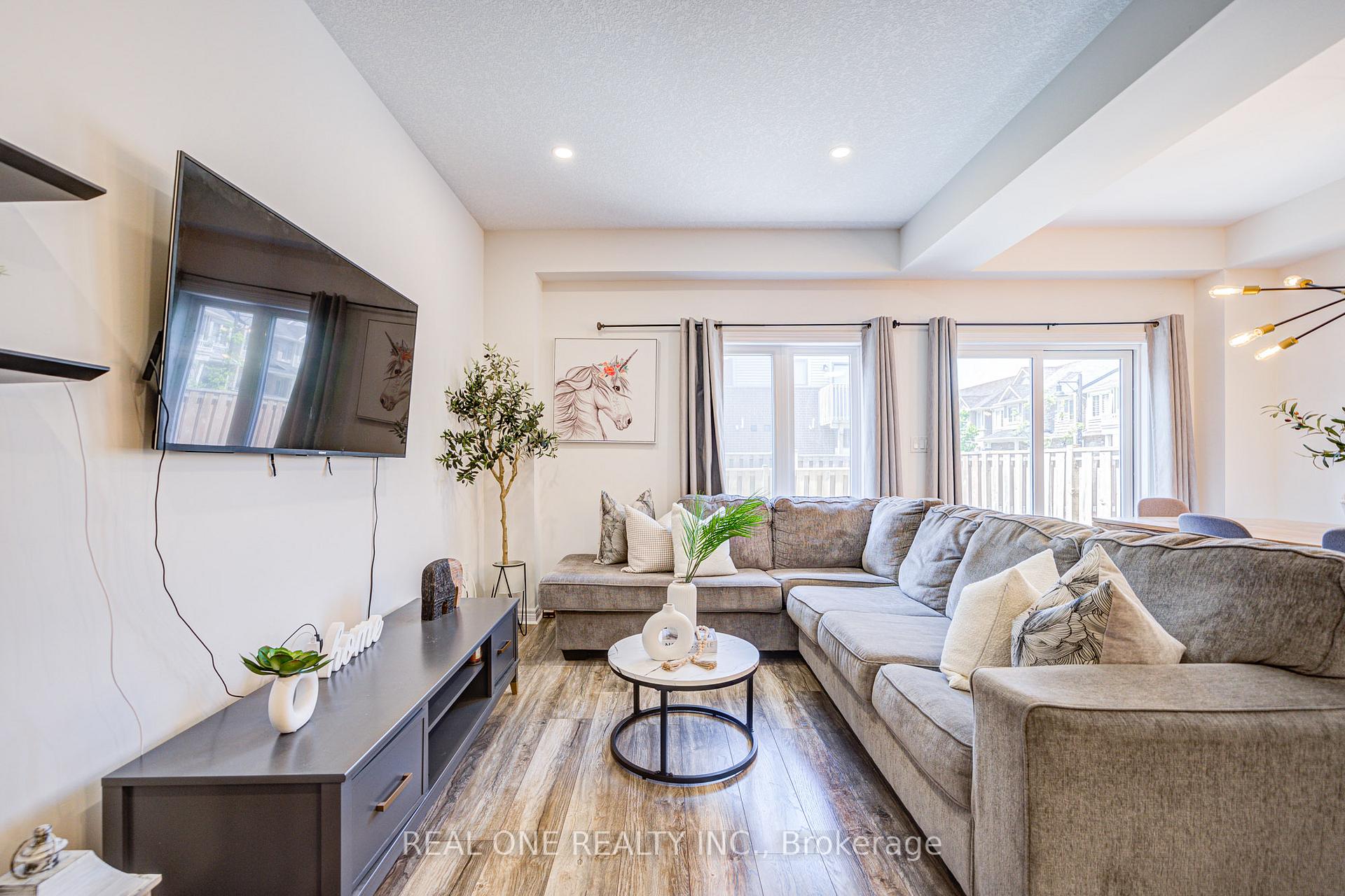 Photo 7 of 31 Garlent Avenue, Hamilton, Meadowlands — HOMEH