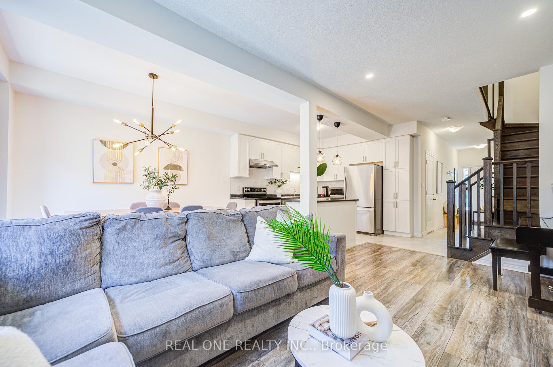 Photo 9 of 31 Garlent Avenue, Hamilton, Meadowlands — HOMEH