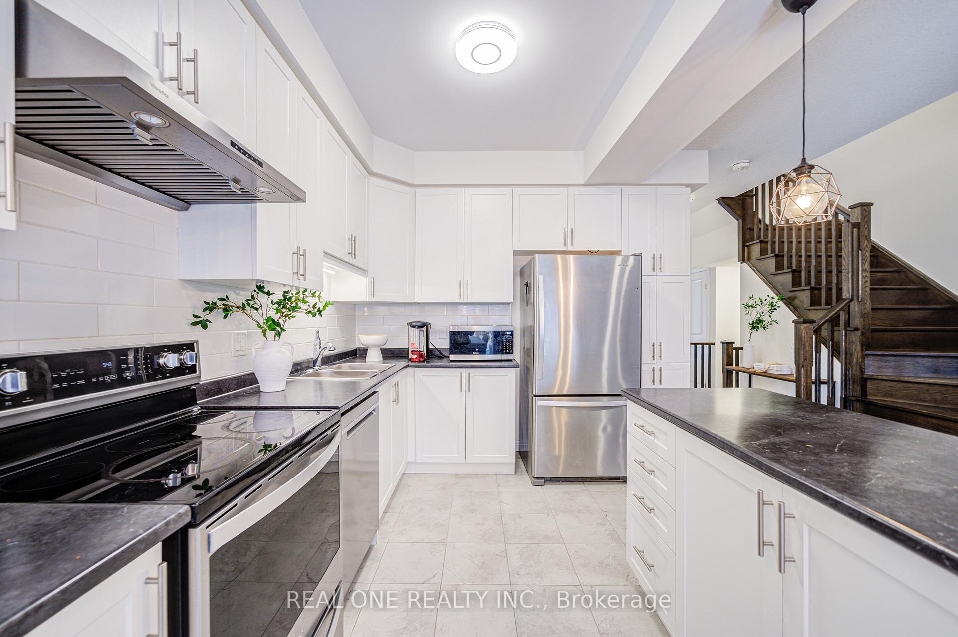 Photo 14 of 31 Garlent Avenue, Hamilton, Meadowlands — HOMEH