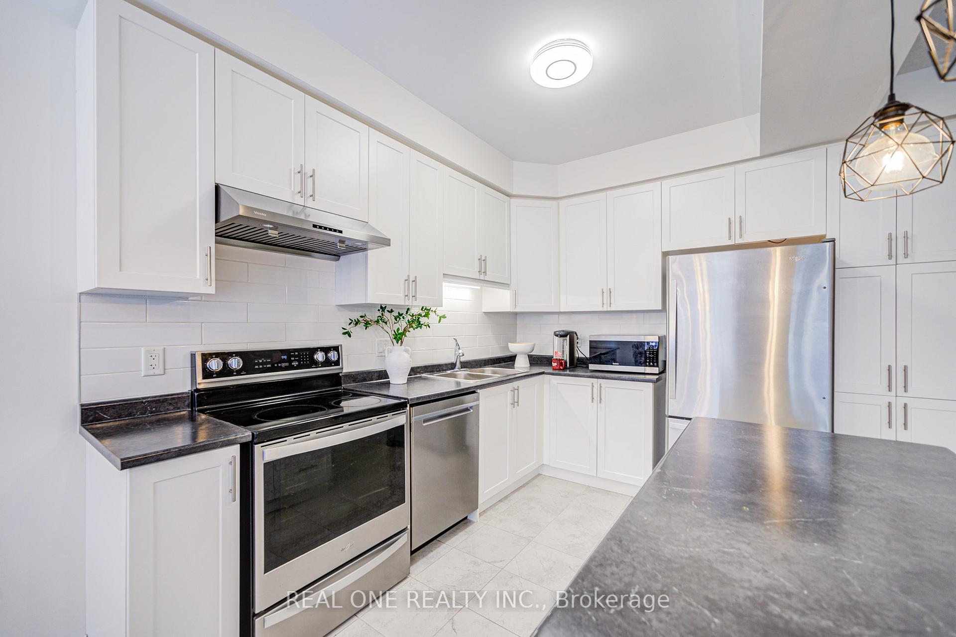 Photo 15 of 31 Garlent Avenue, Hamilton, Meadowlands — HOMEH