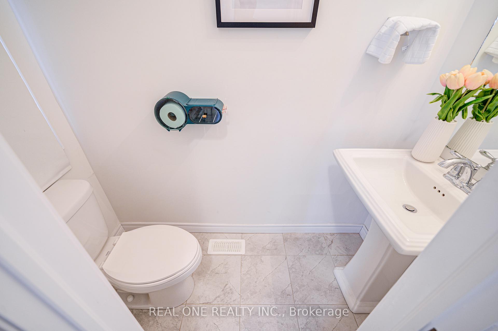 Photo 20 of 31 Garlent Avenue, Hamilton, Meadowlands — HOMEH