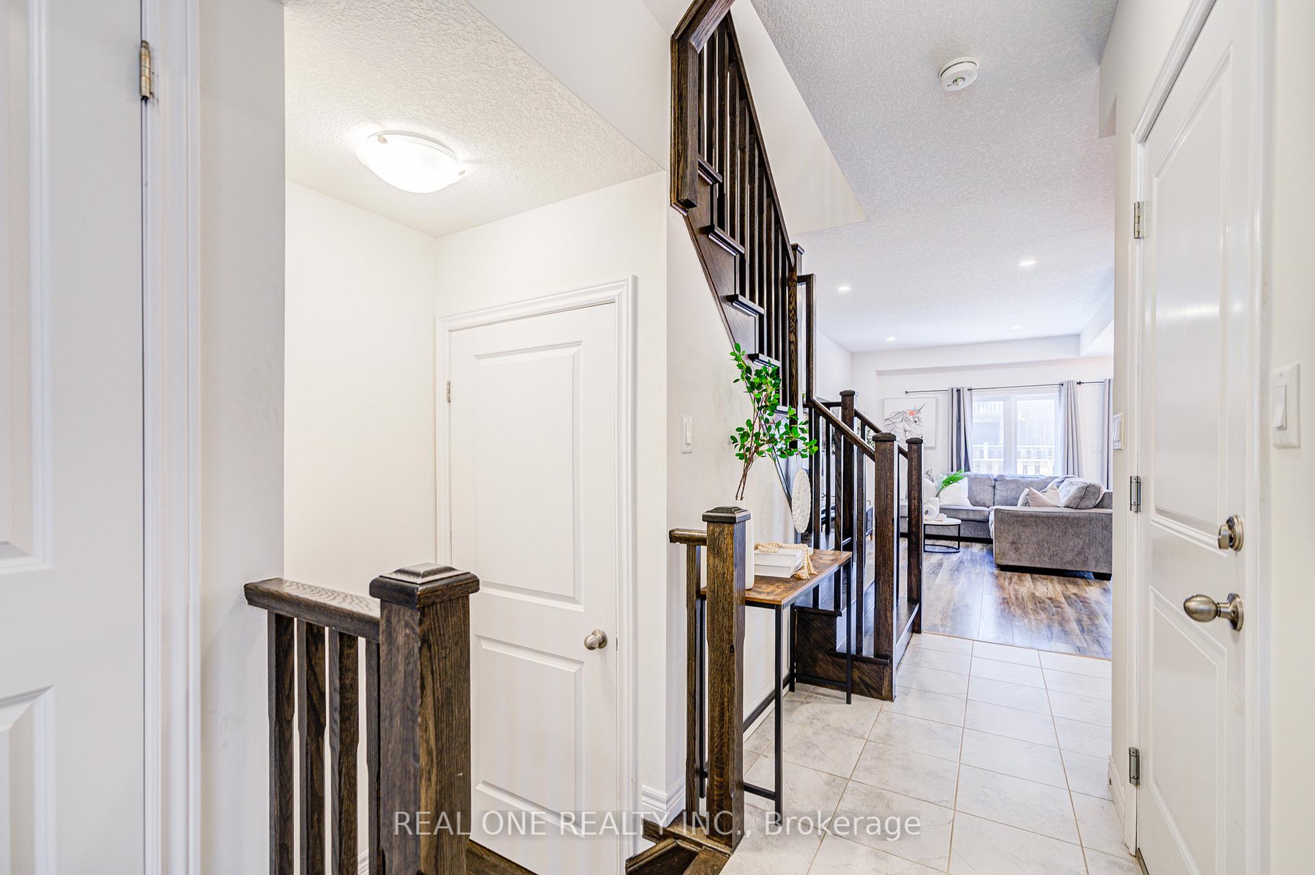 Photo 37 of 31 Garlent Avenue, Hamilton, Meadowlands — HOMEH