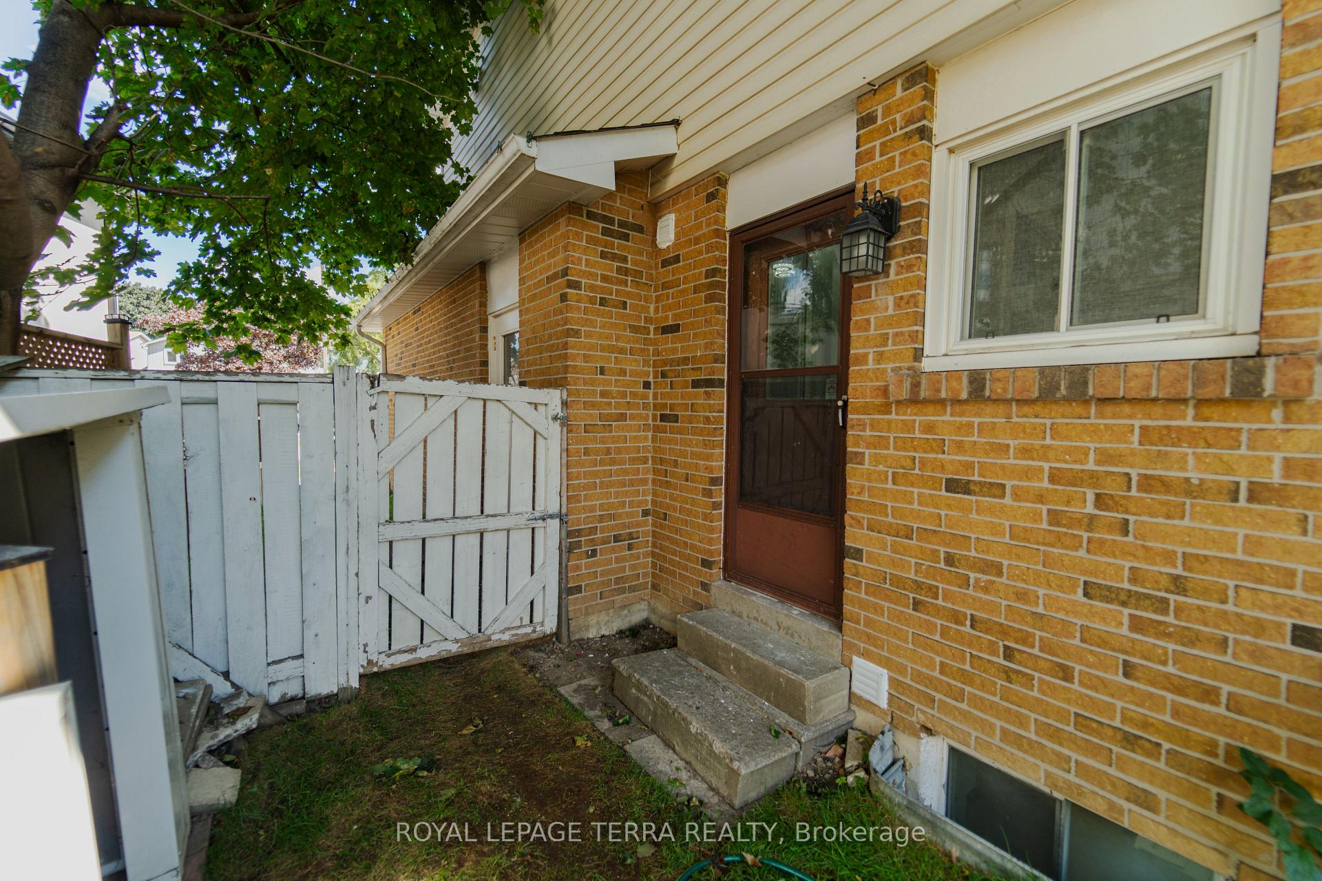 Photo 44 of 20 Histon Crescent, Brampton, Madoc — HOMEH